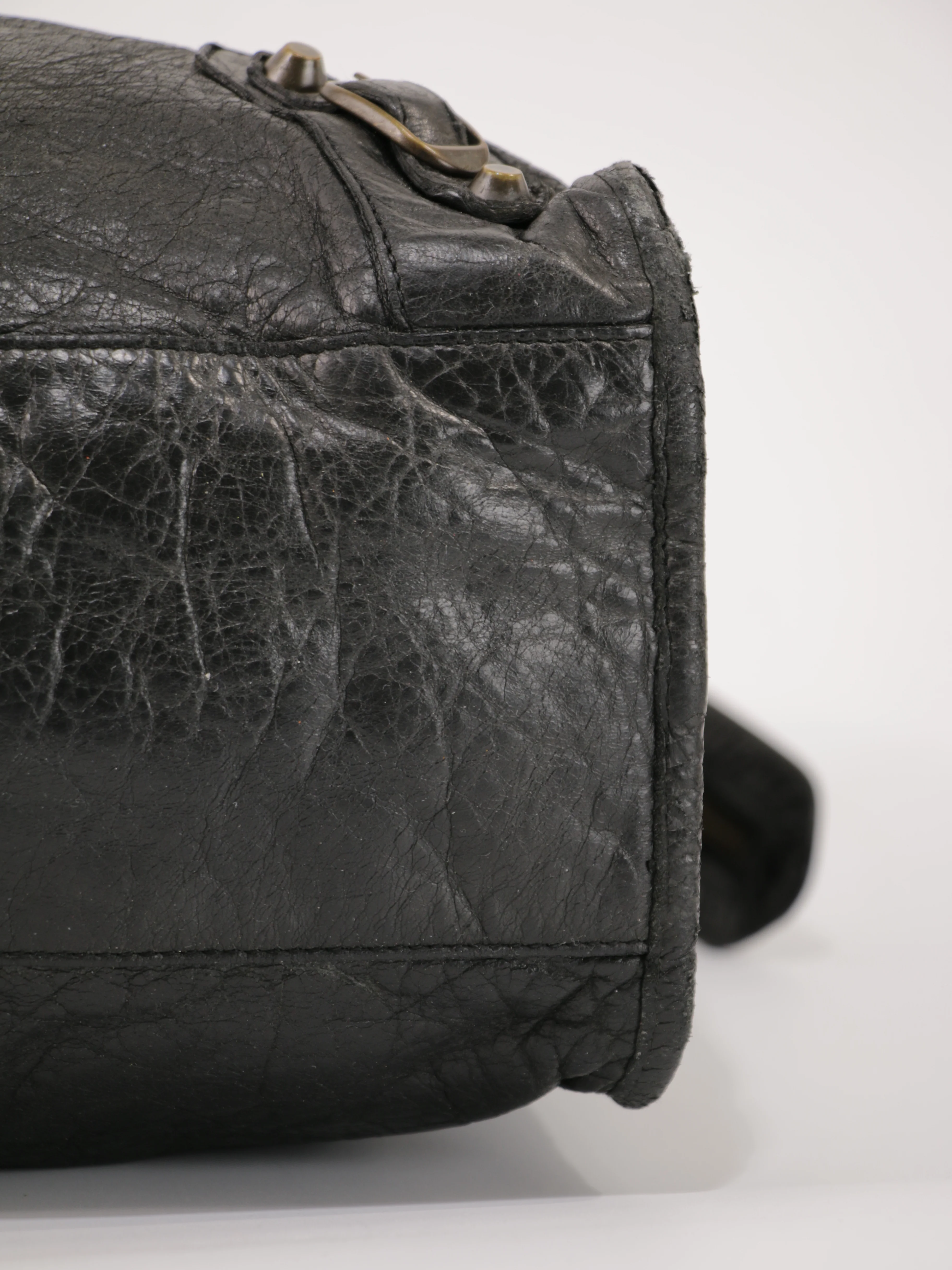 City - Image 11