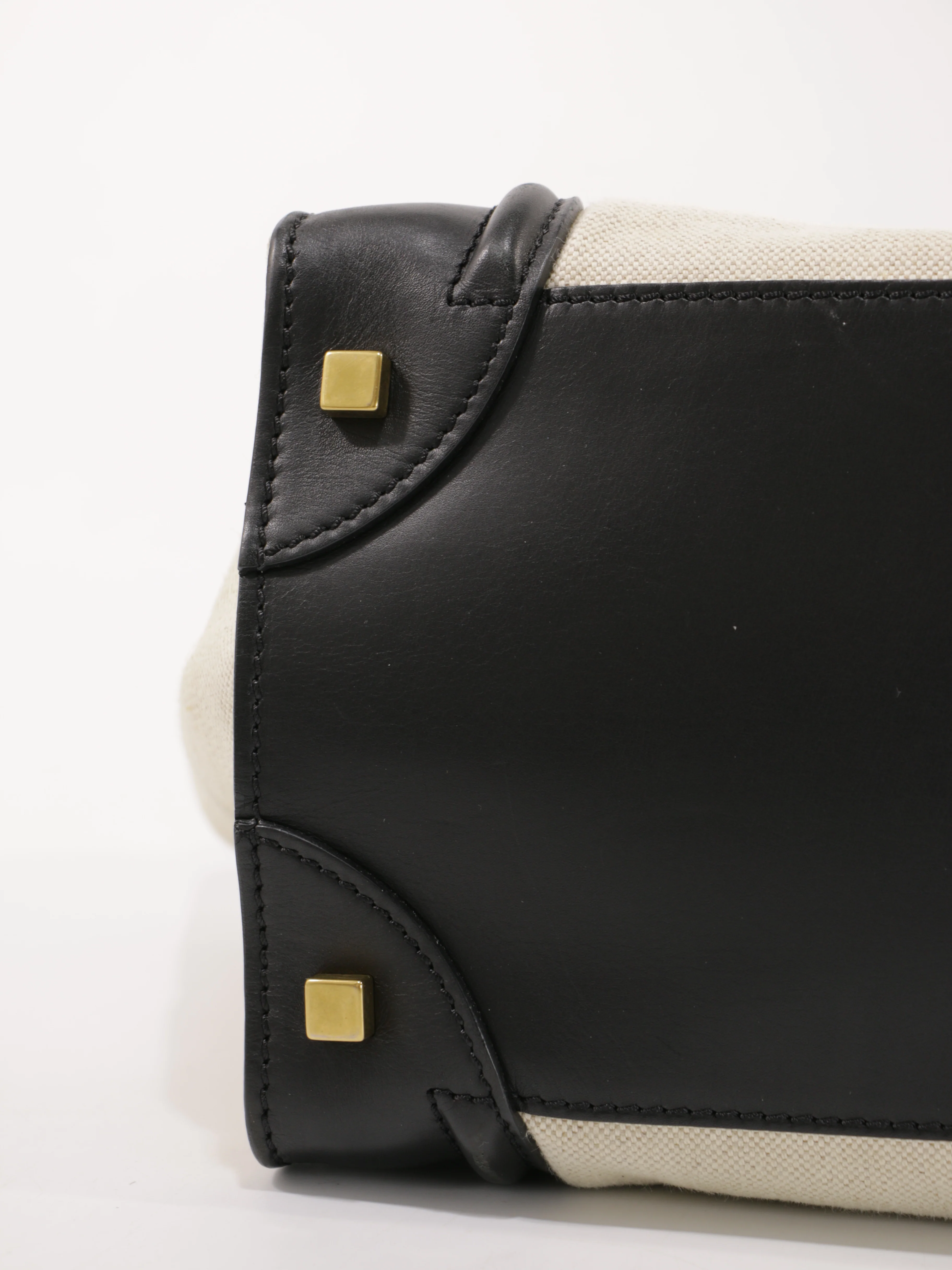 Medium Luggage - Image 10