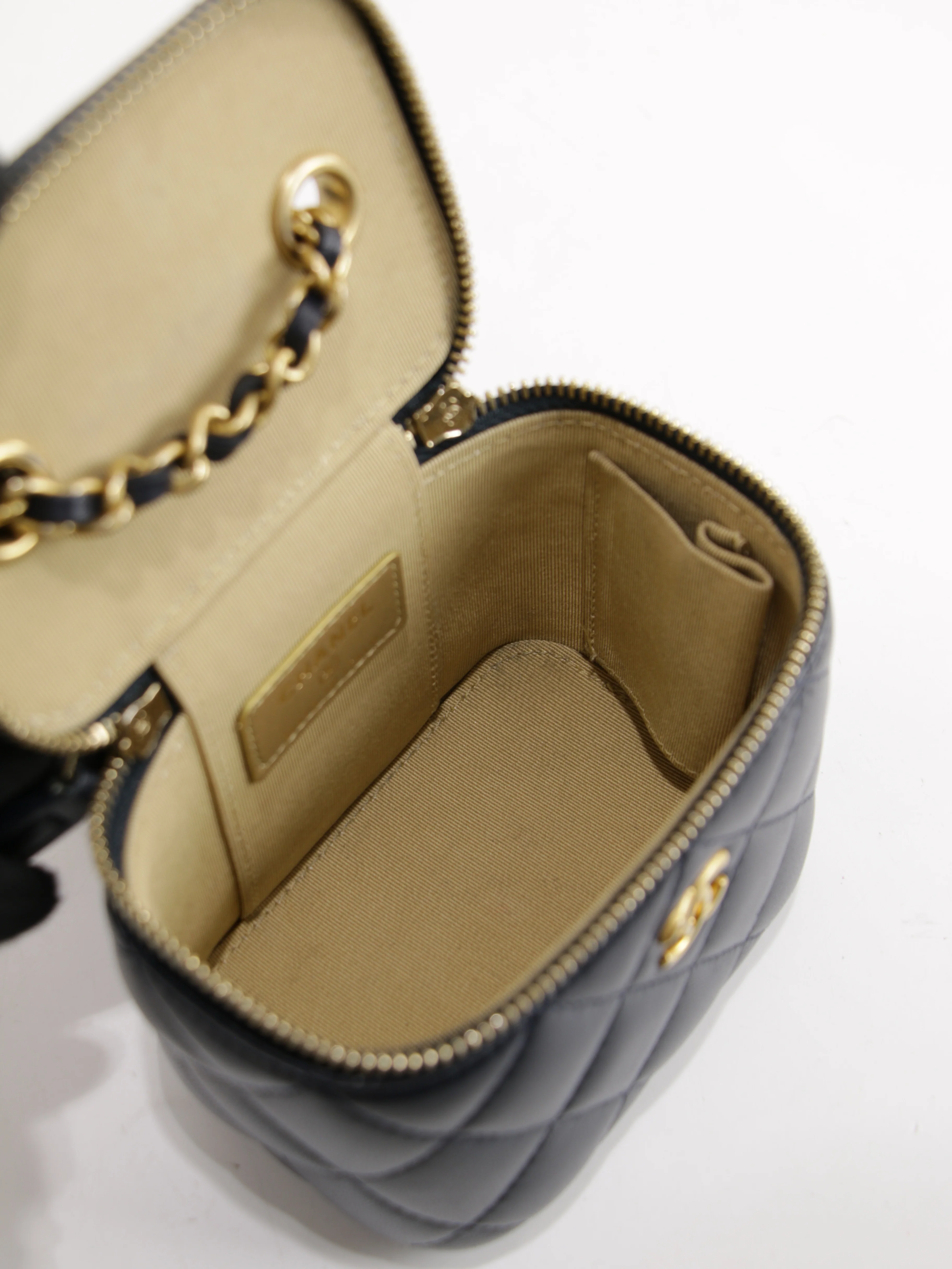 Ball Chain Pouch - Image 11