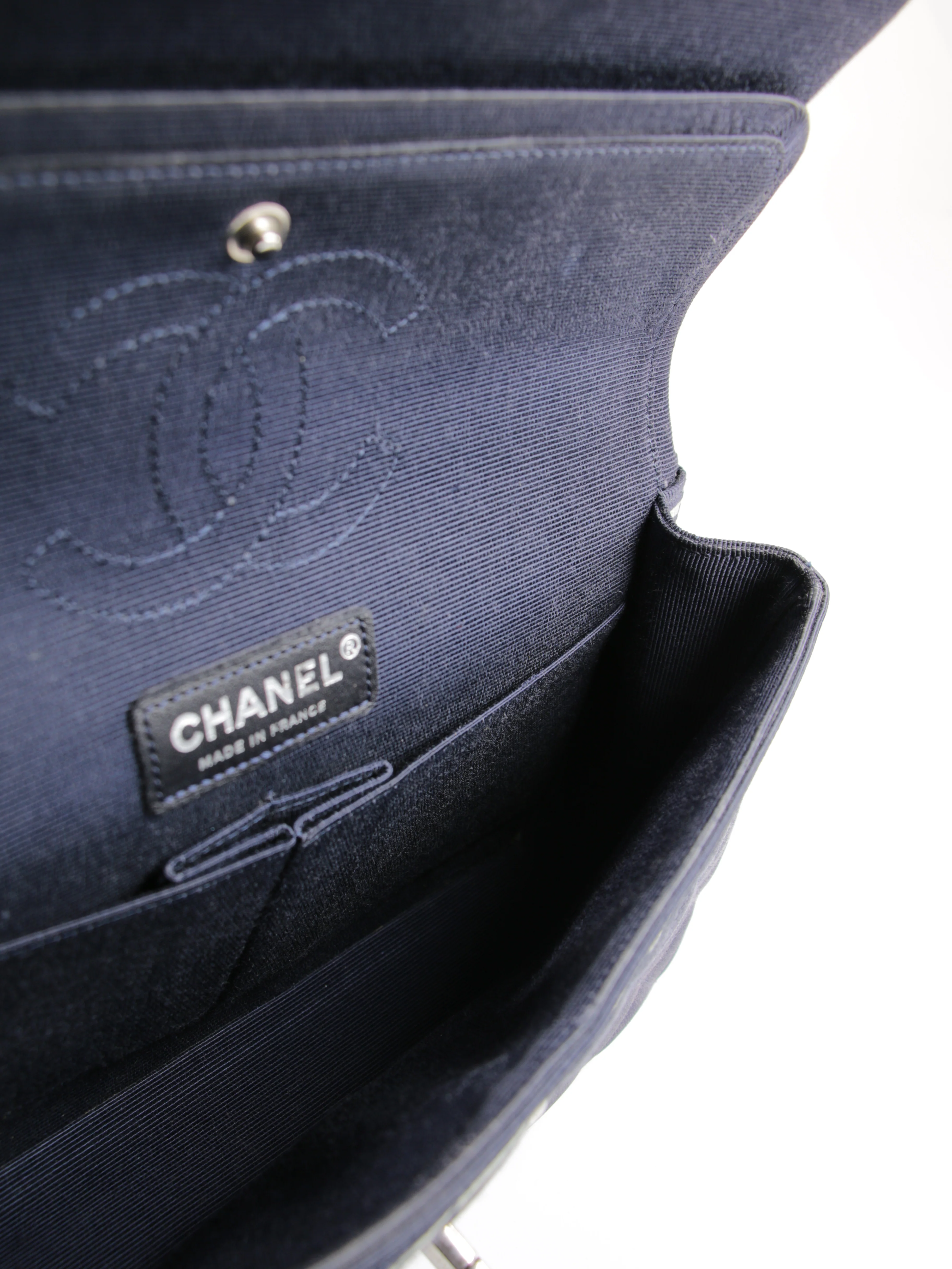 Medium Classic Flap - Image 18