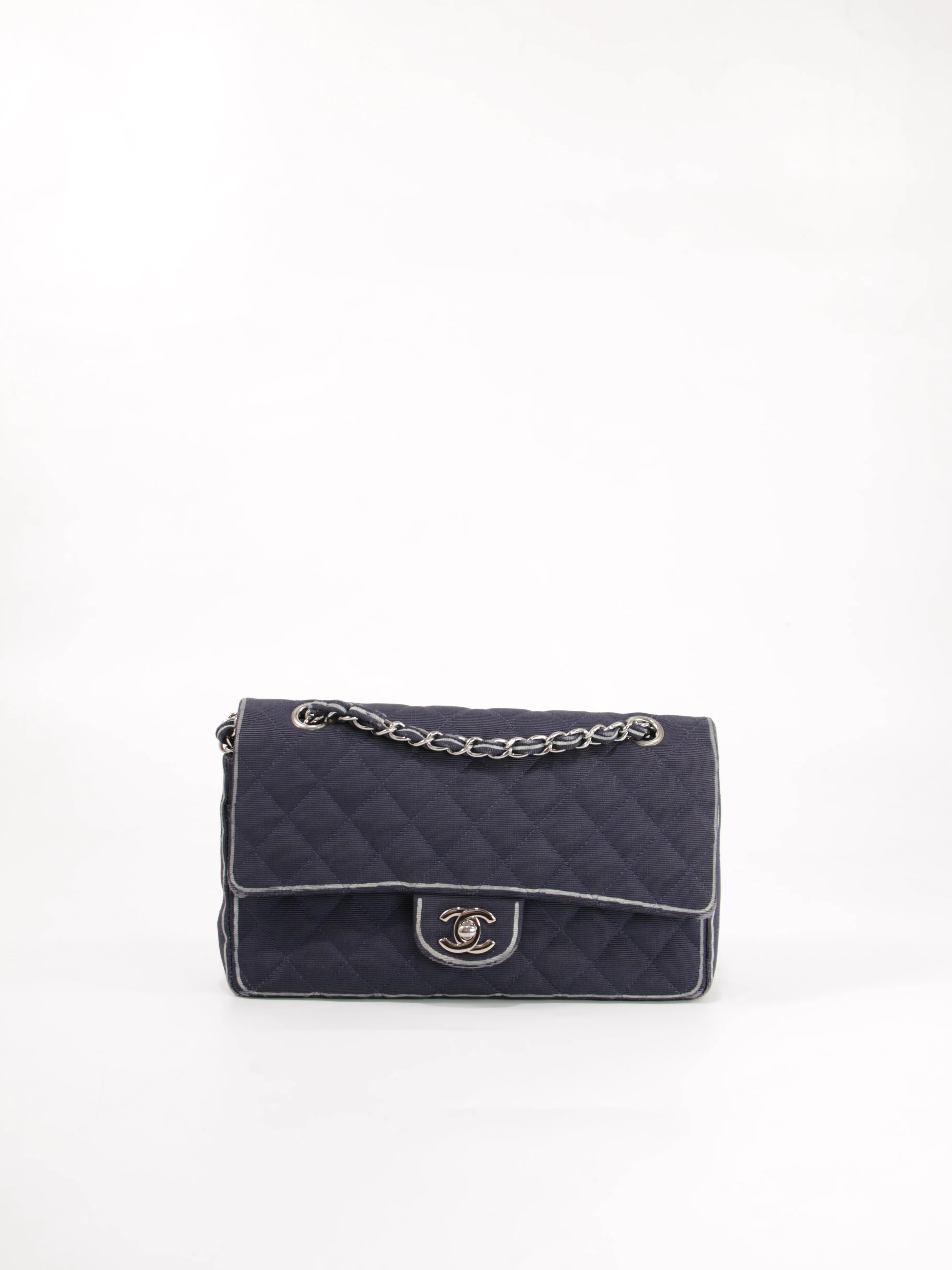 Medium Classic Flap