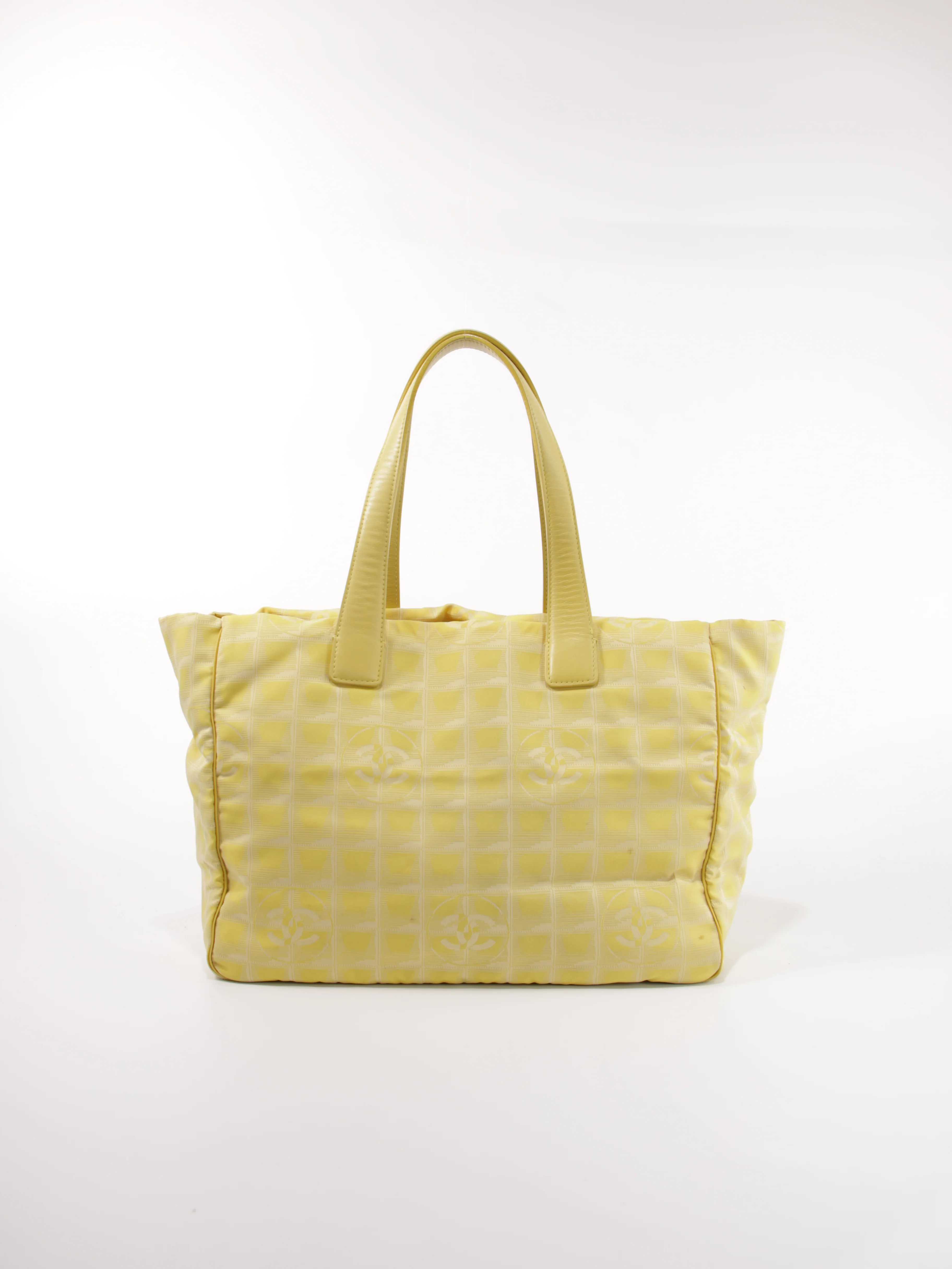 Medium New Travel Line Tote - Image 6