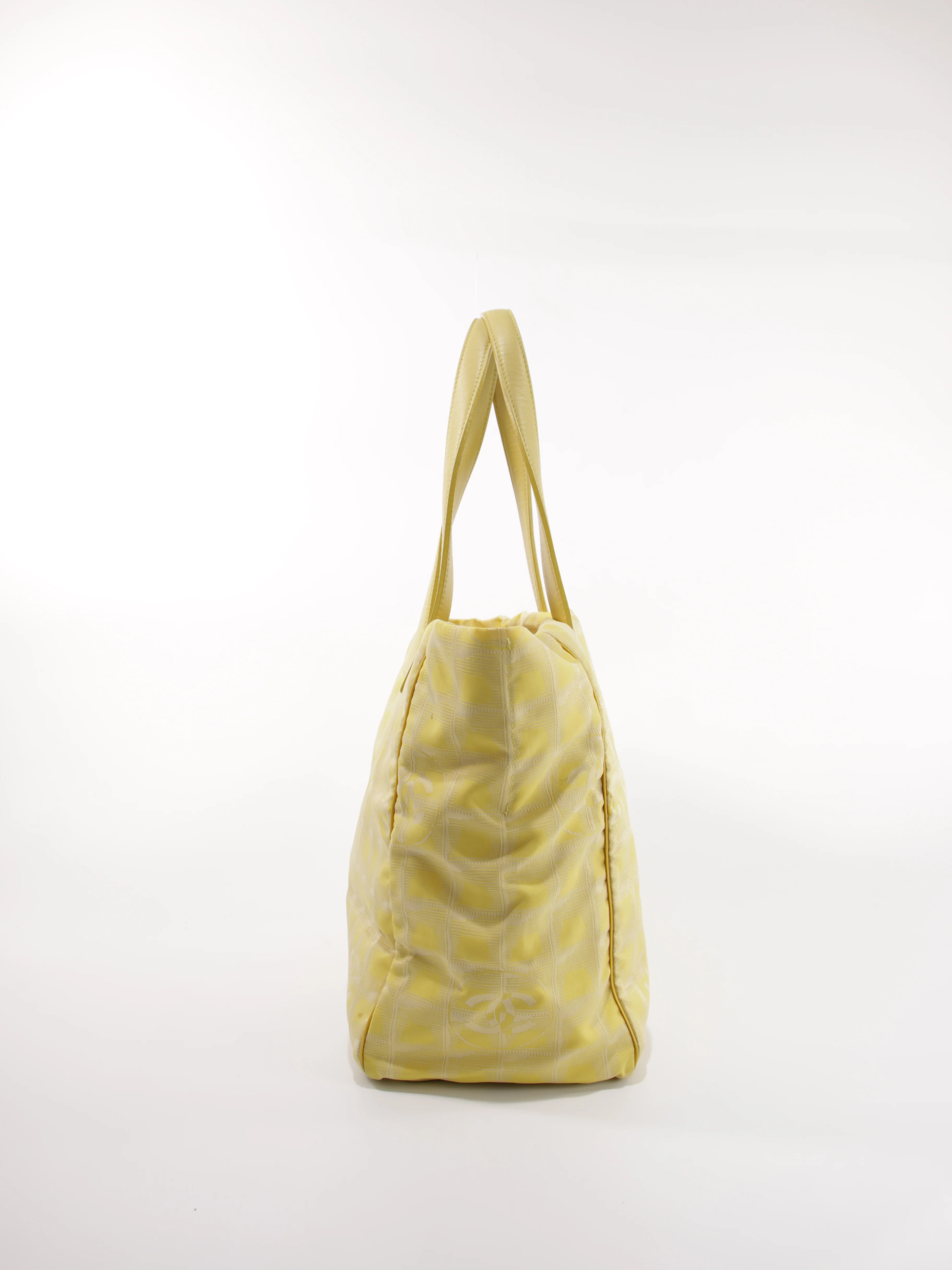 Medium New Travel Line Tote - Image 7