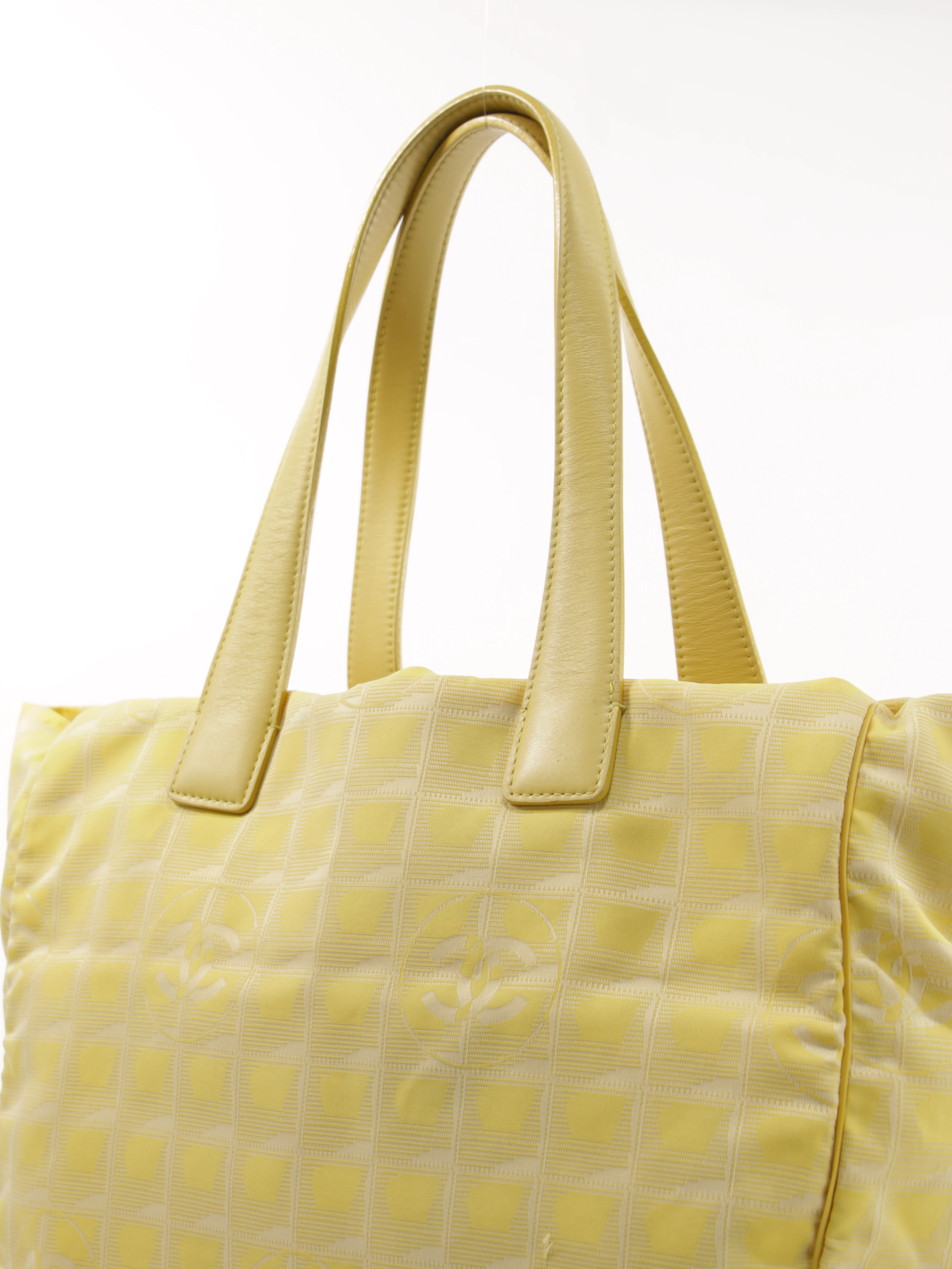 Medium New Travel Line Tote - Image 8