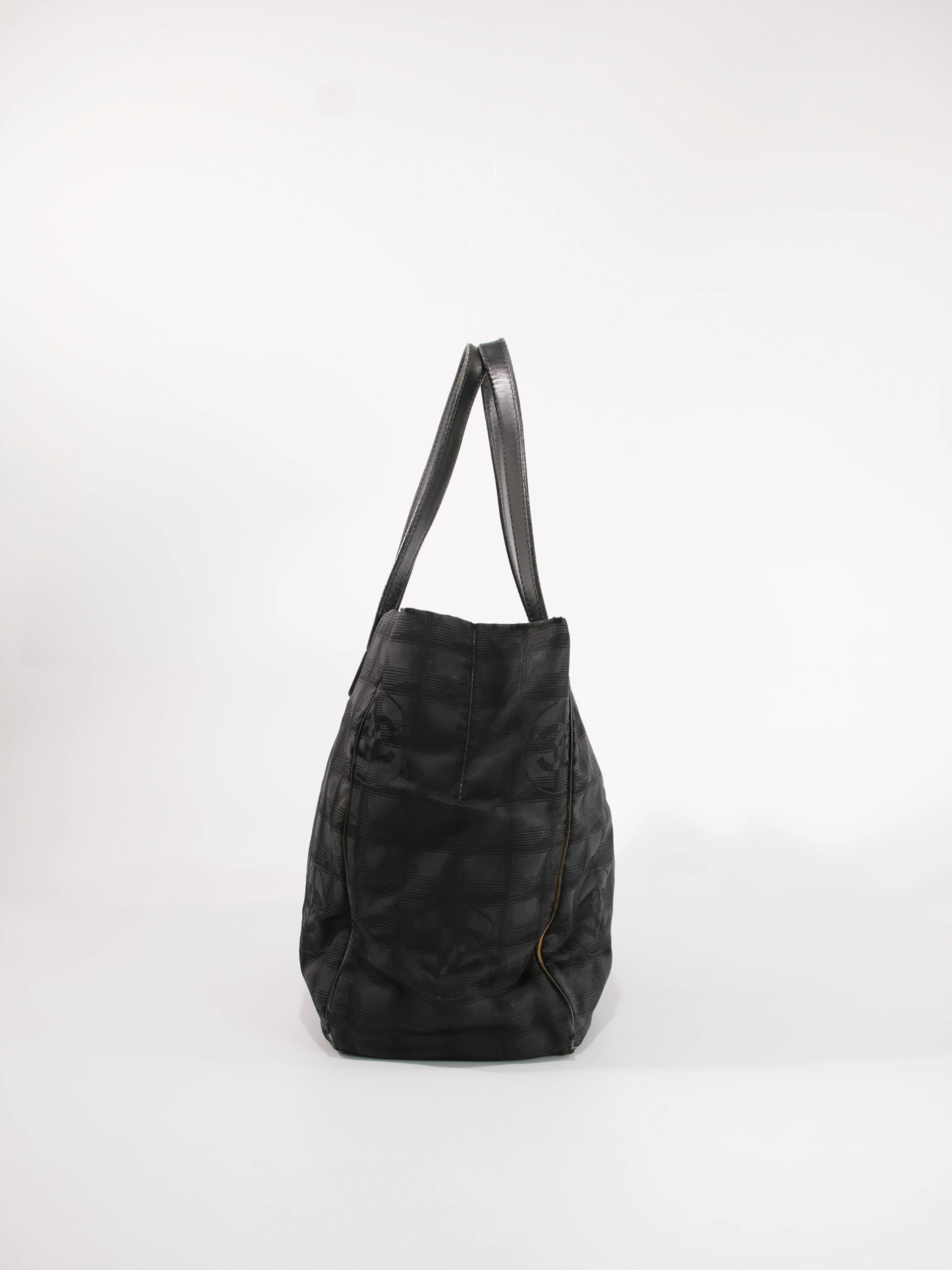 Medium New Travel Line Tote - Image 6