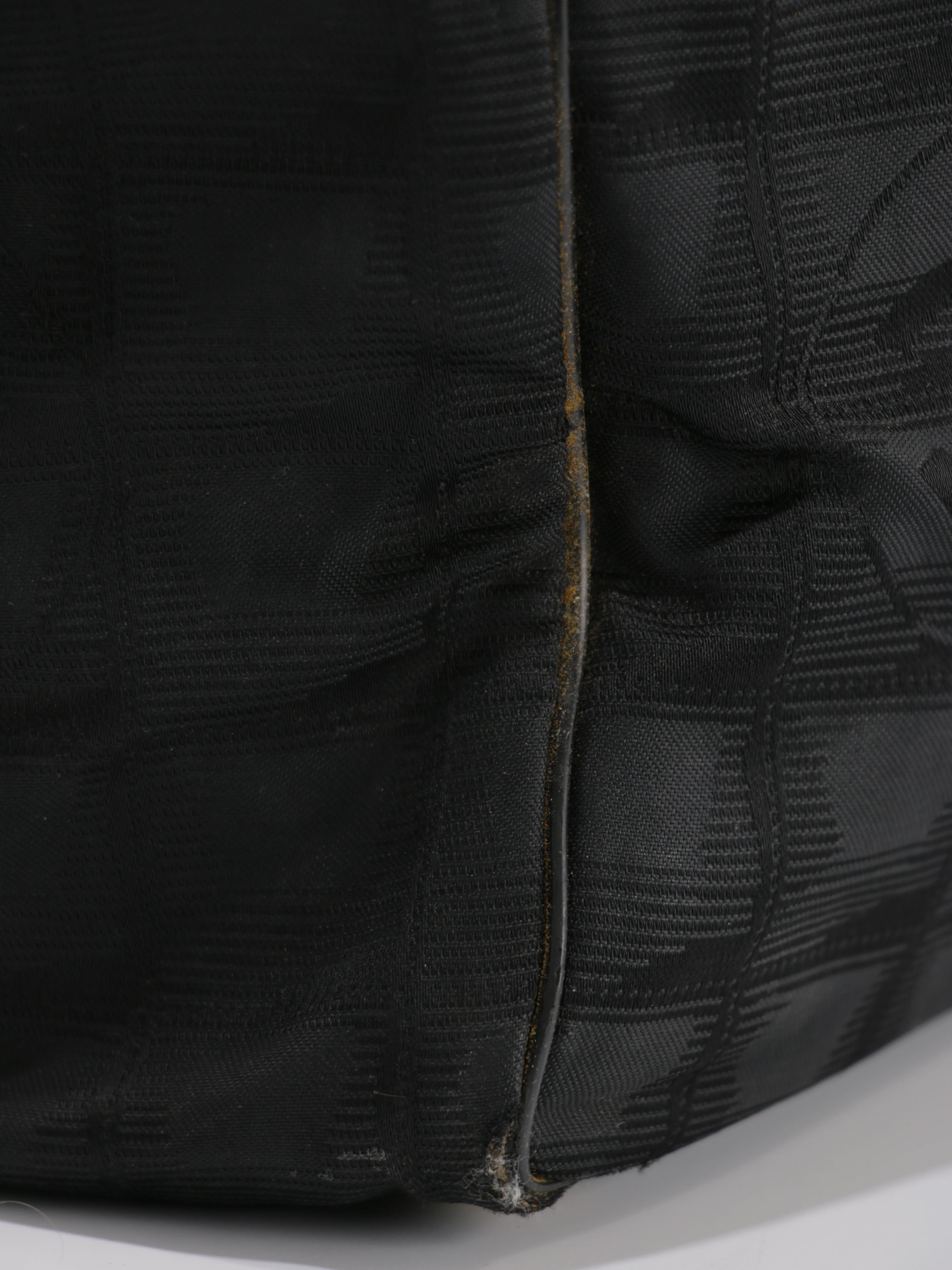 Medium New Travel Line Tote - Image 9