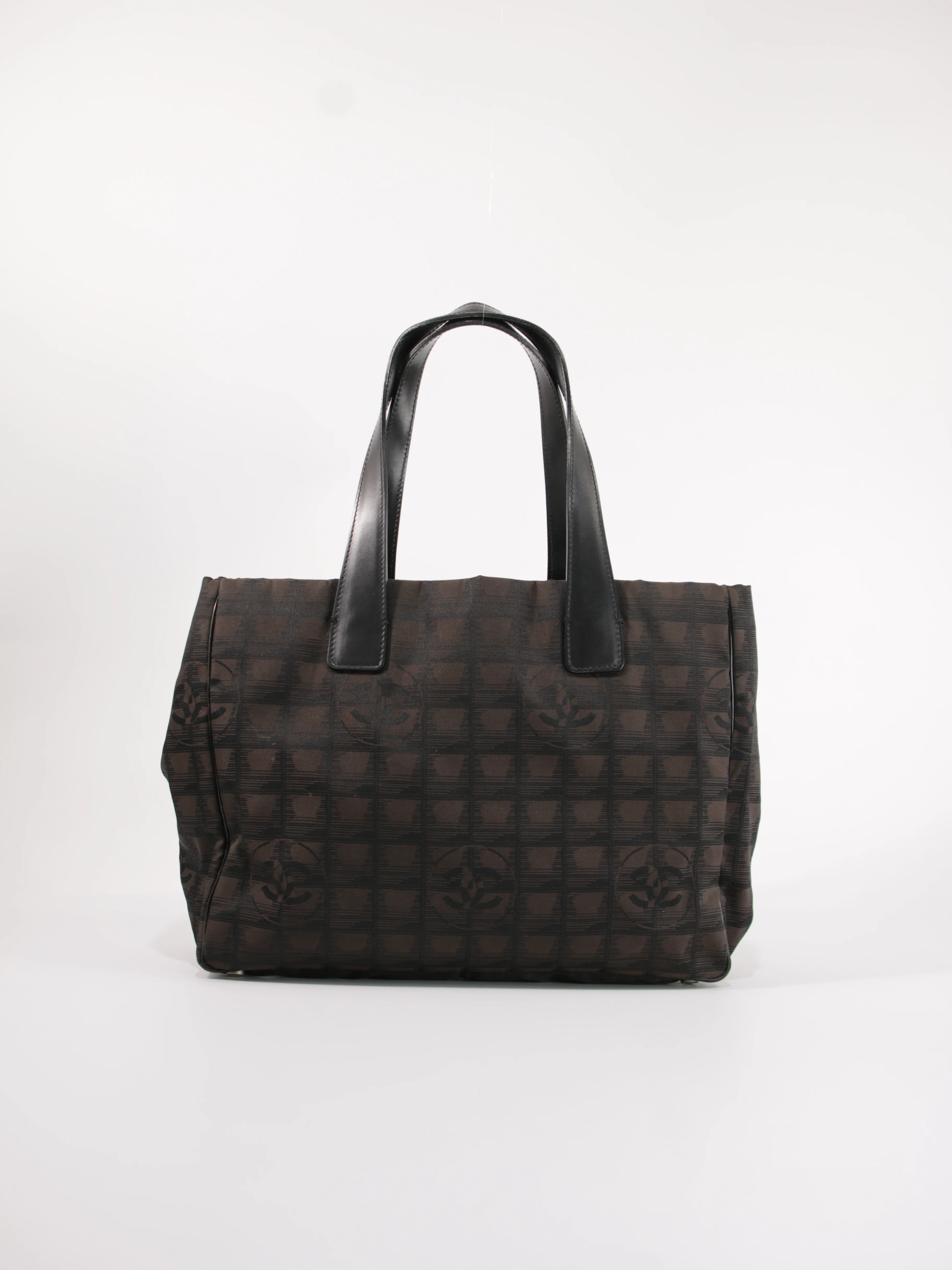 Medium New Travel Line Tote - Image 5