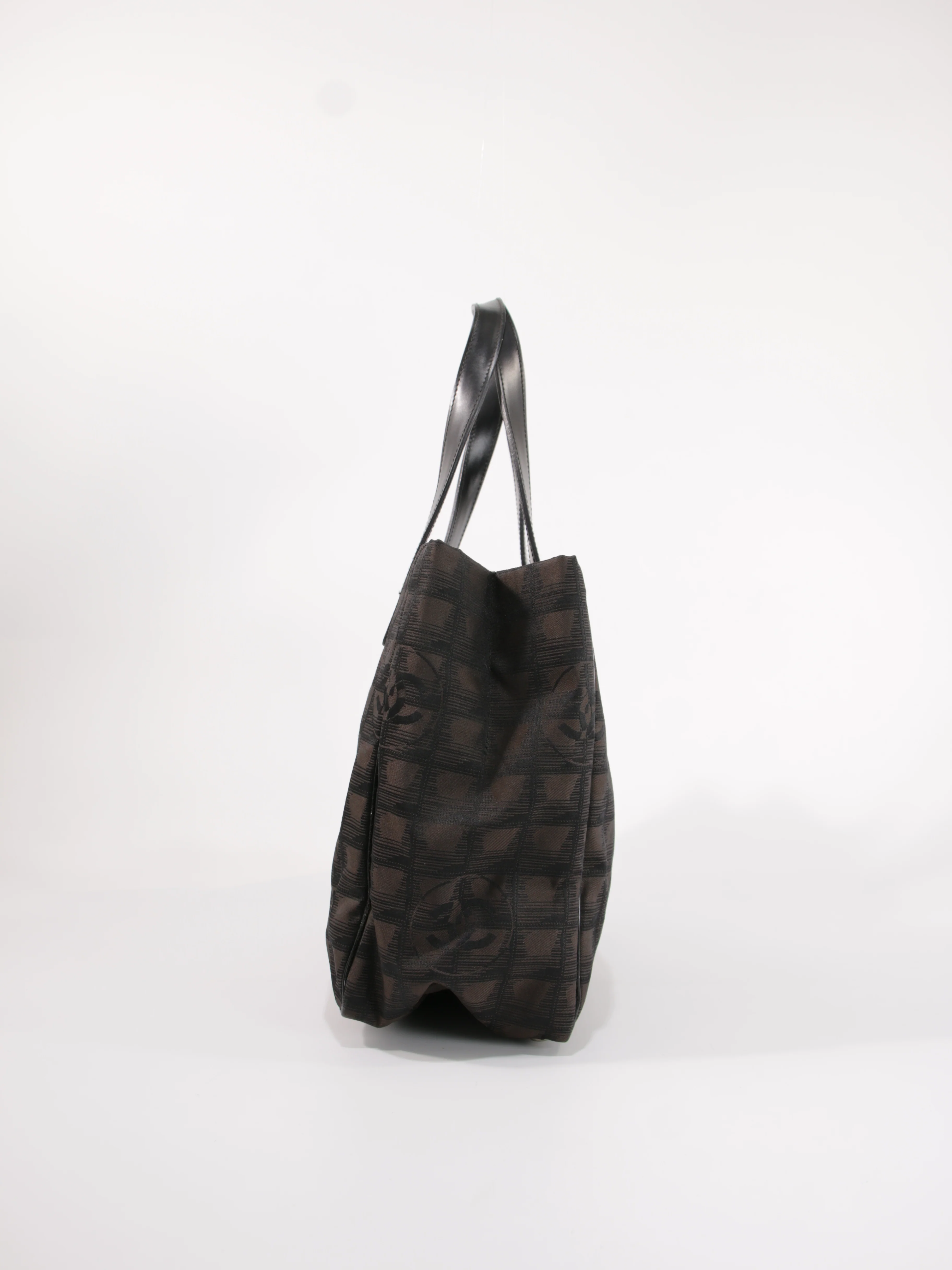 Medium New Travel Line Tote - Image 6