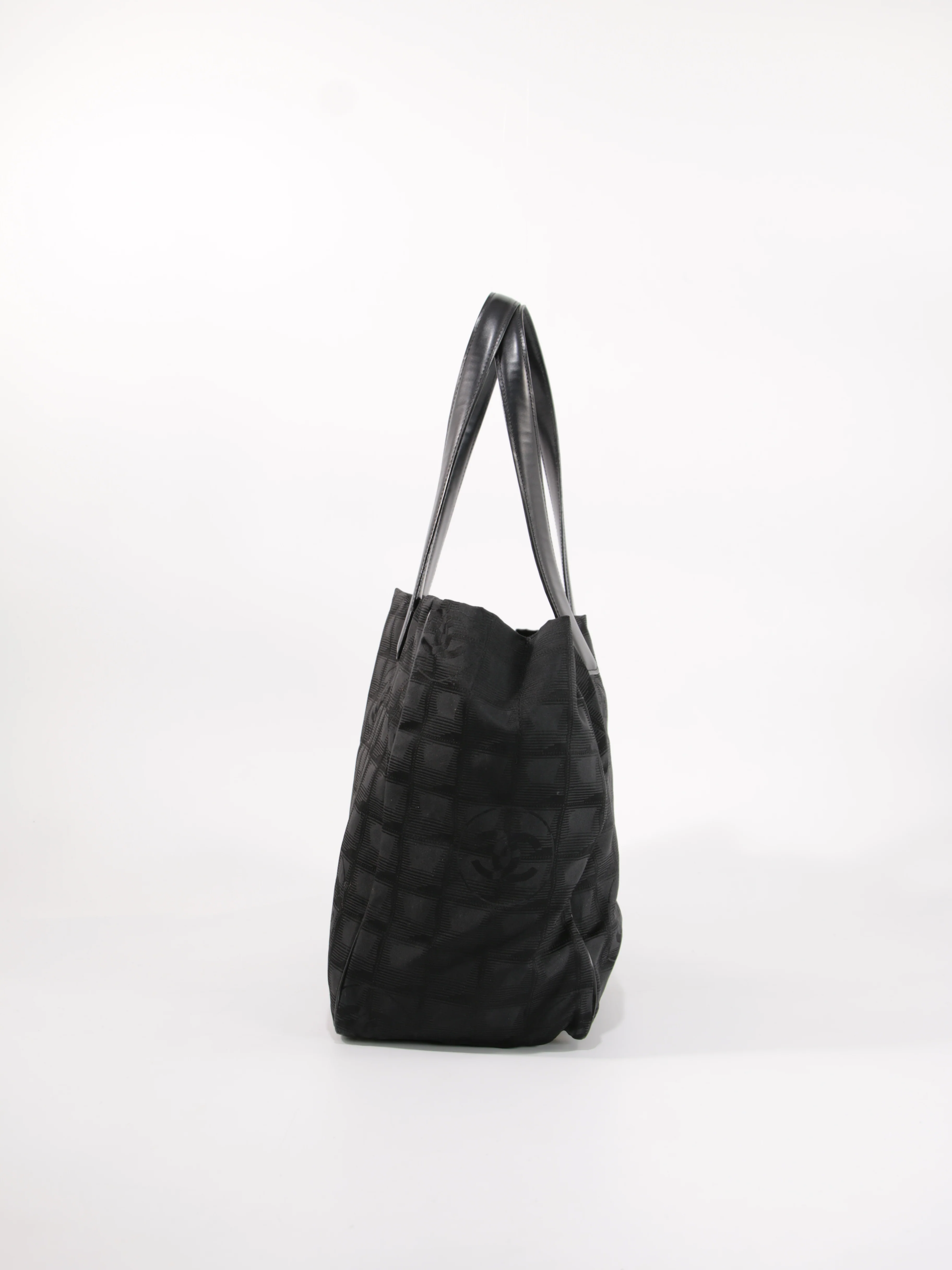 Medium New Travel Line Tote - Image 3