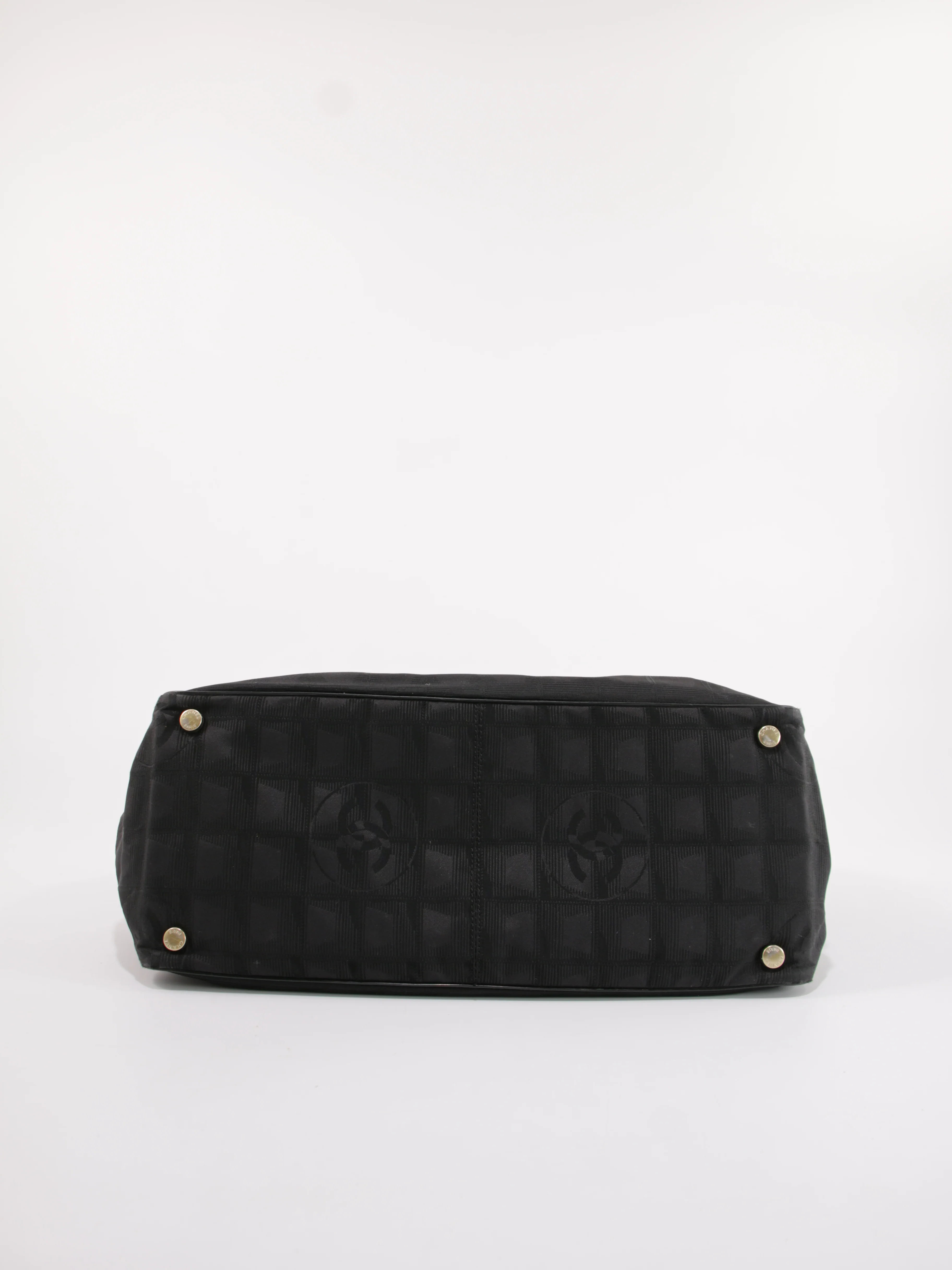 Medium New Travel Line Tote - Image 8