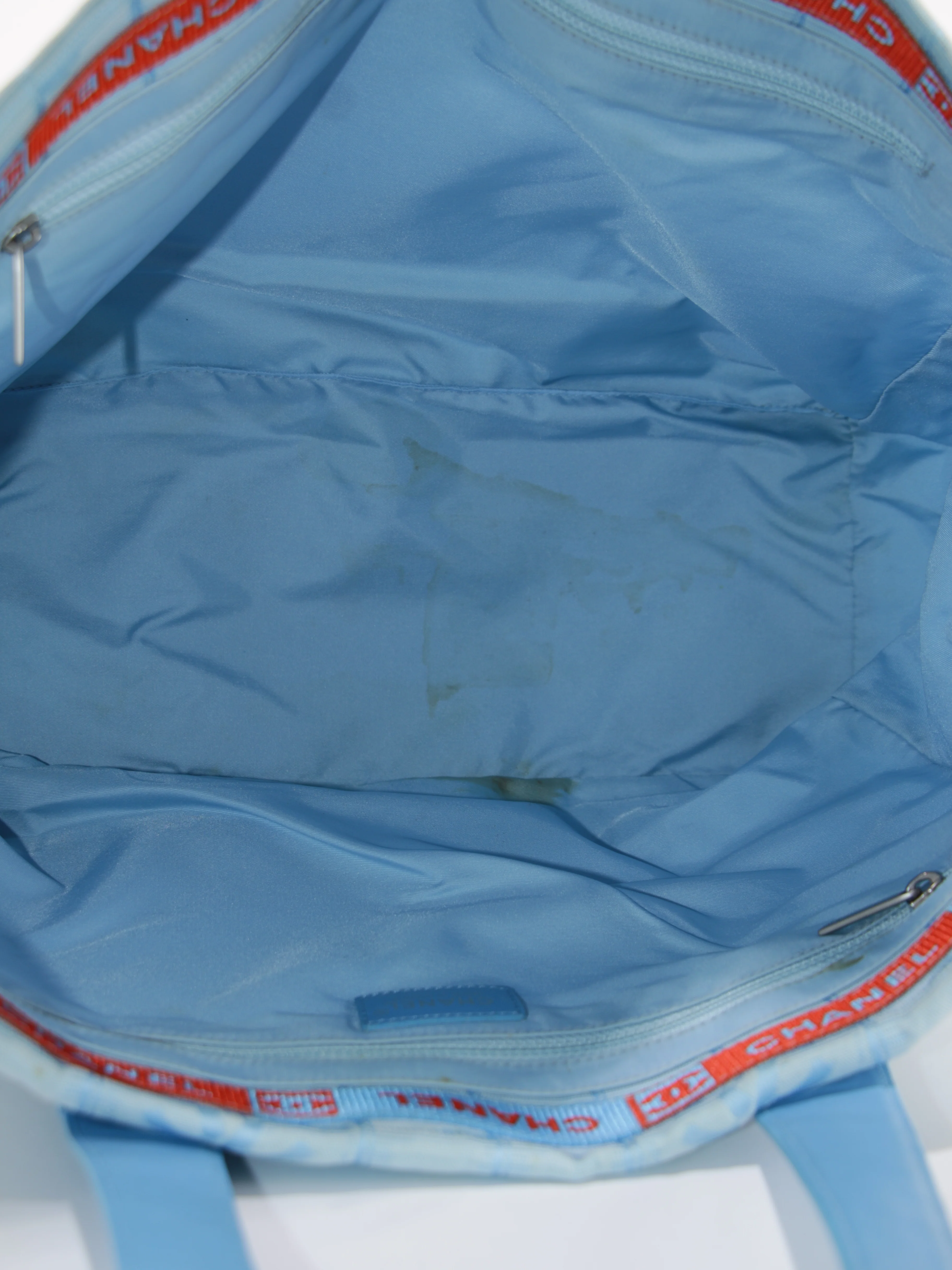 Medium New Travel Line Tote - Image 7
