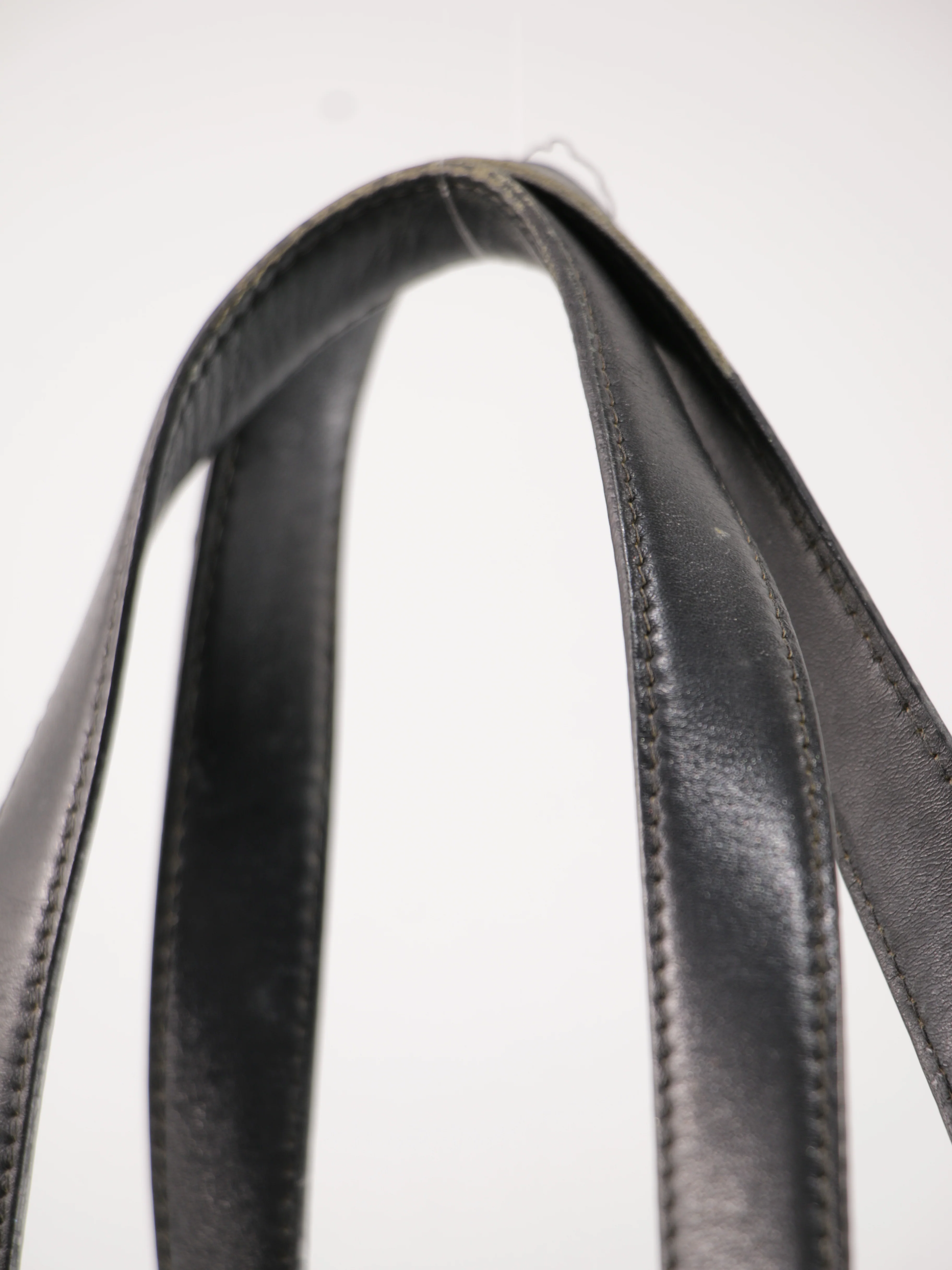 Medium New Travel Line Tote - Image 9