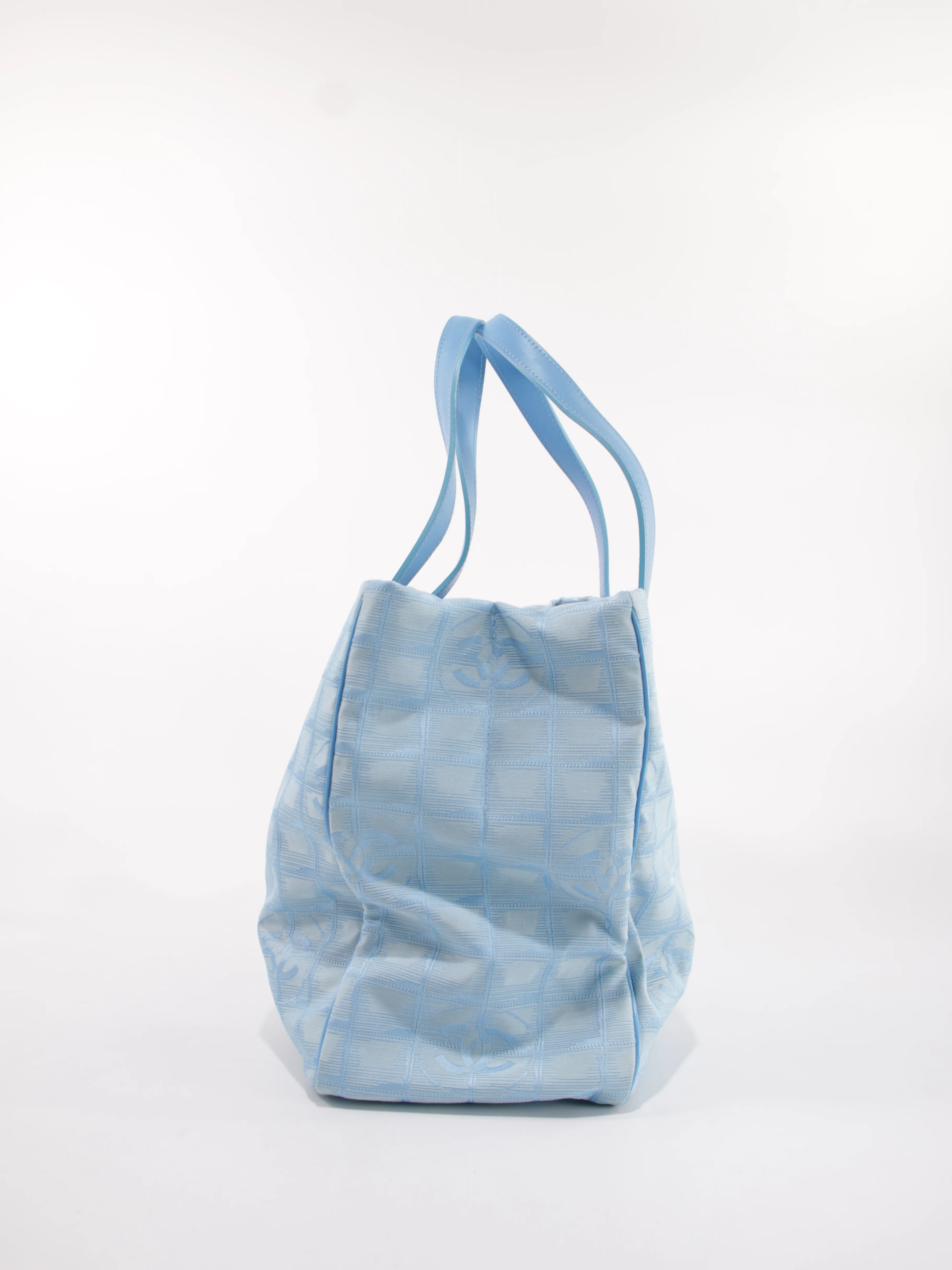 Medium New Travel Line Tote - Image 6