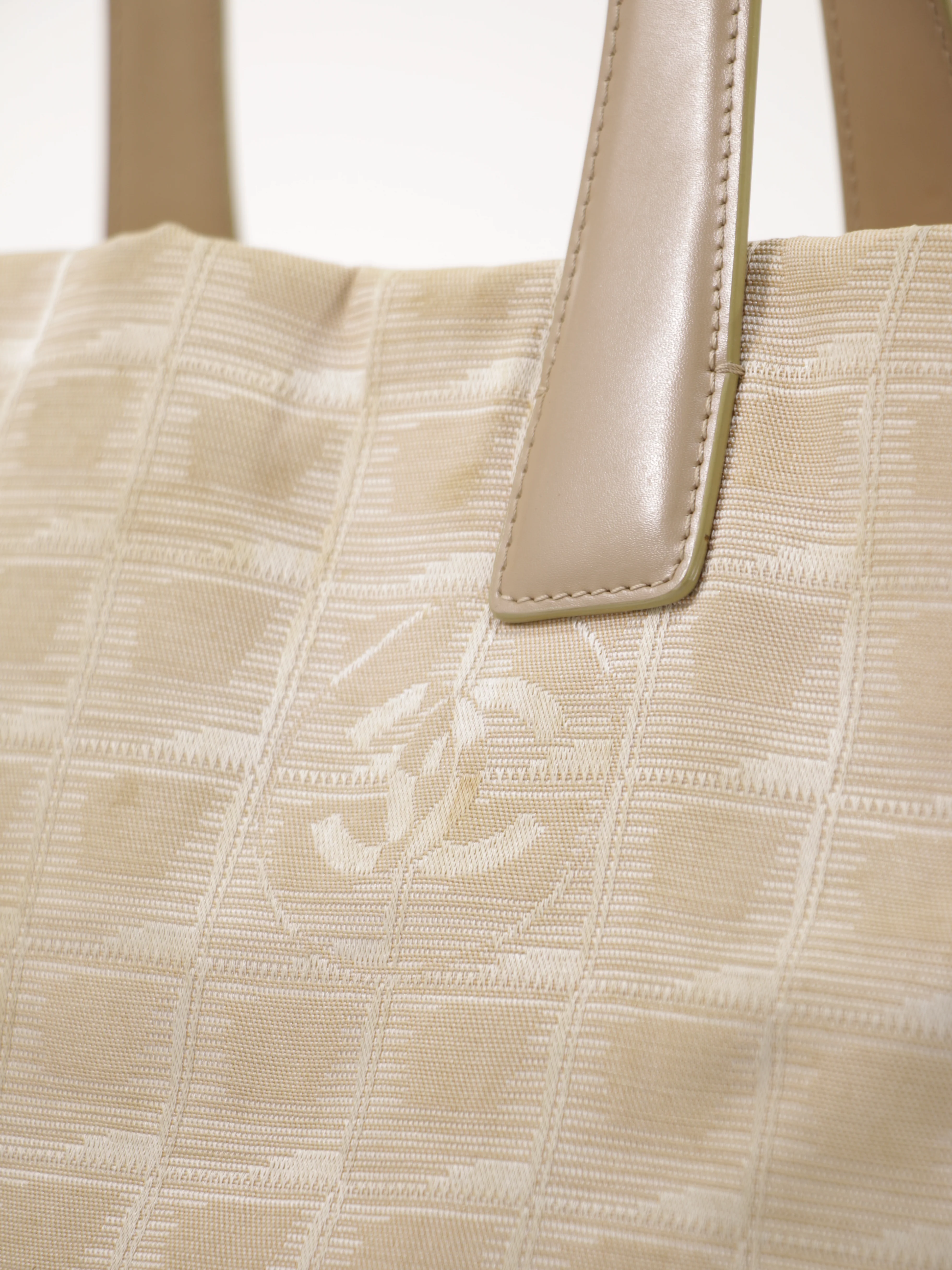 Medium New Travel Line Tote - Image 10