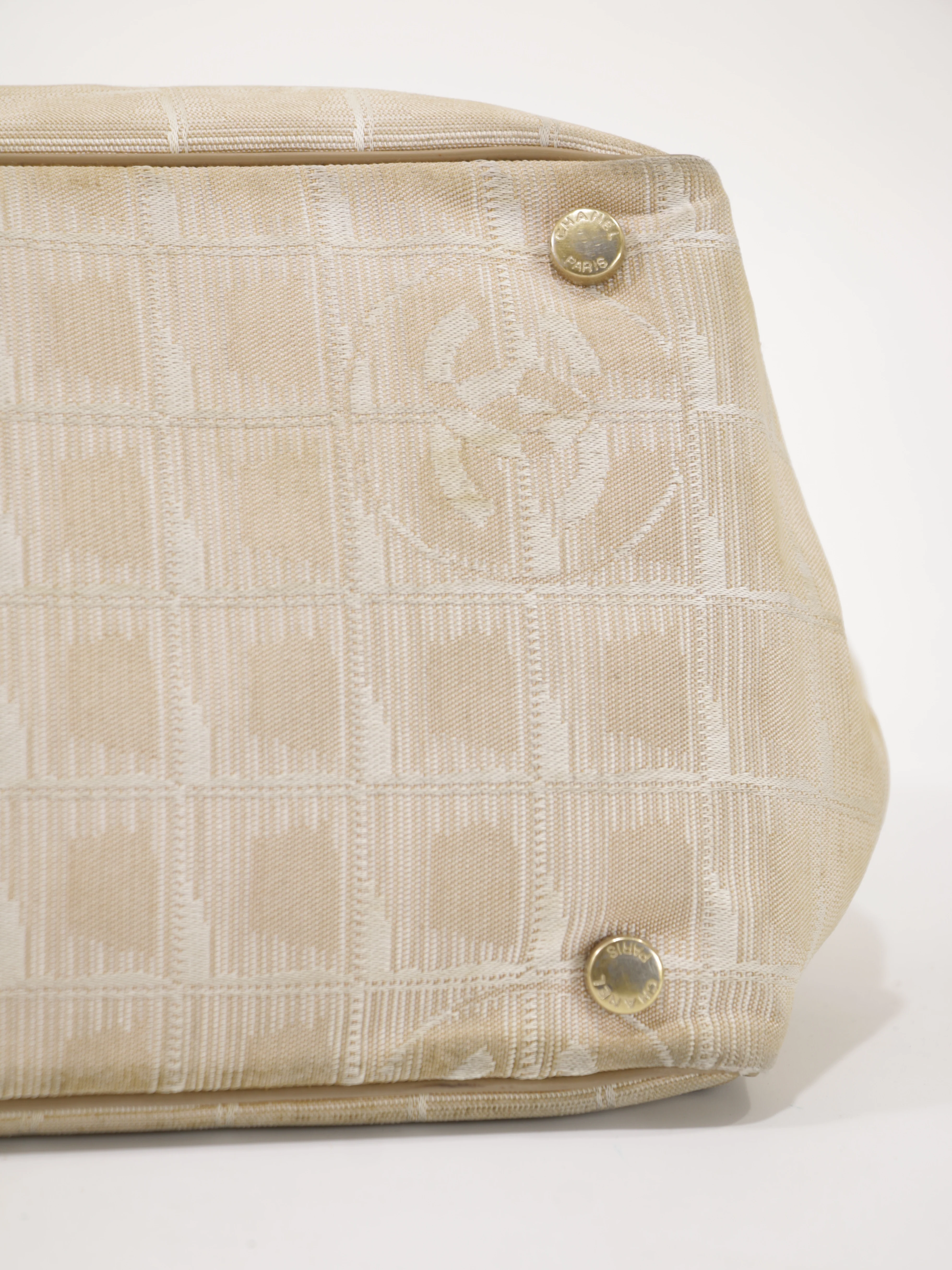 Medium New Travel Line Tote - Image 9