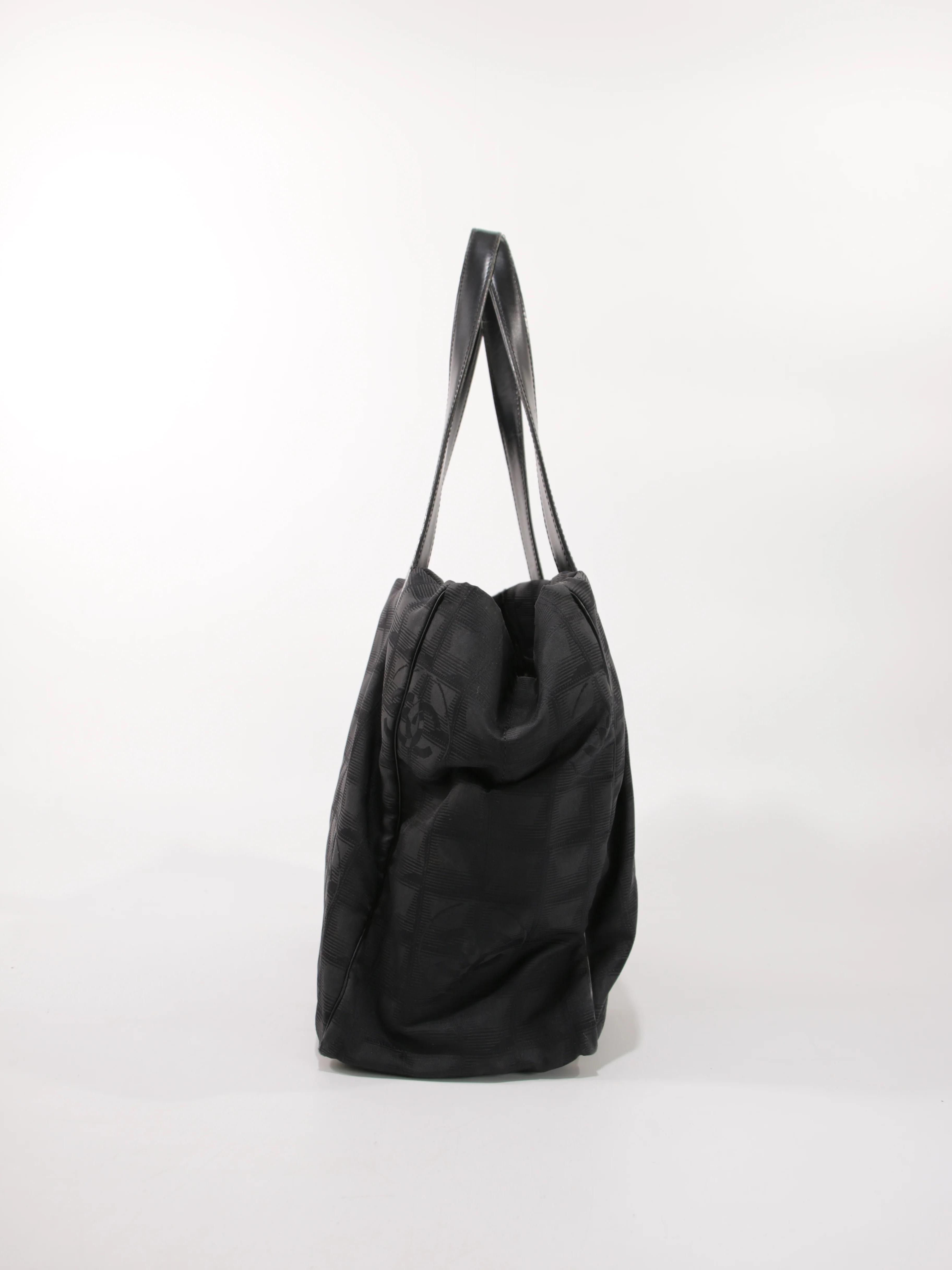 Medium New Travel Line Tote - Image 6