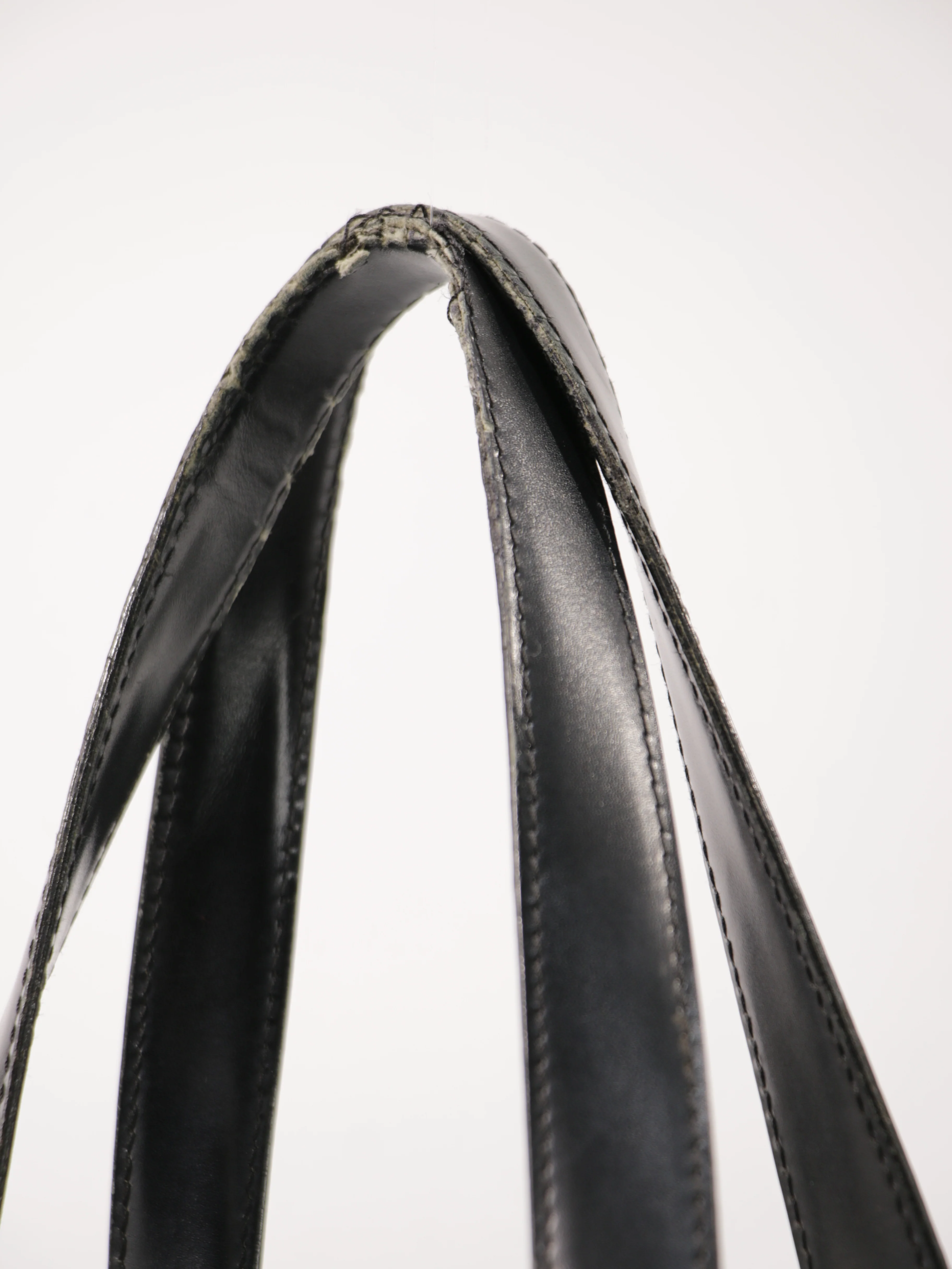 Medium New Travel Line Tote - Image 8