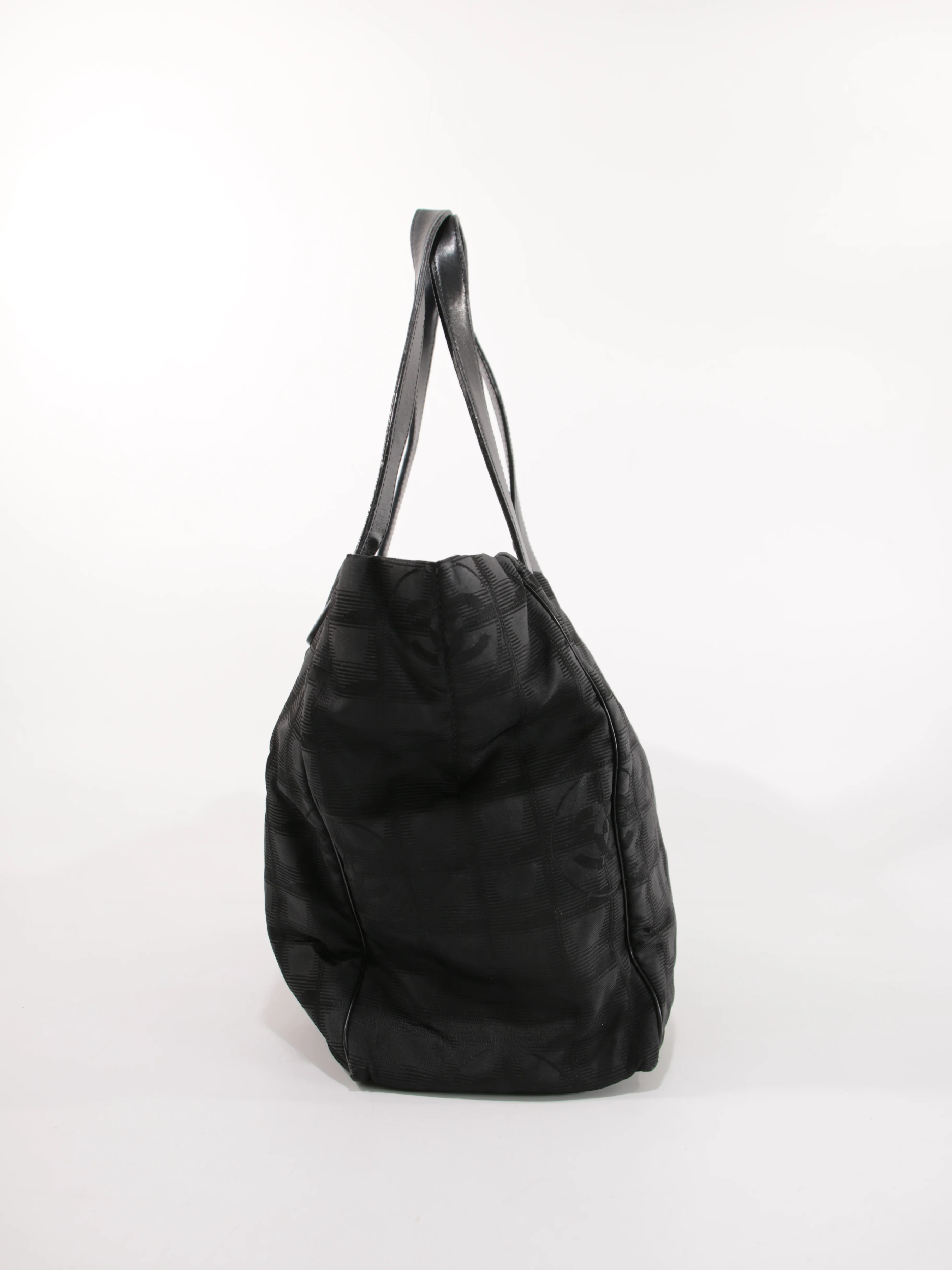 Medium New Travel Line Tote - Image 3