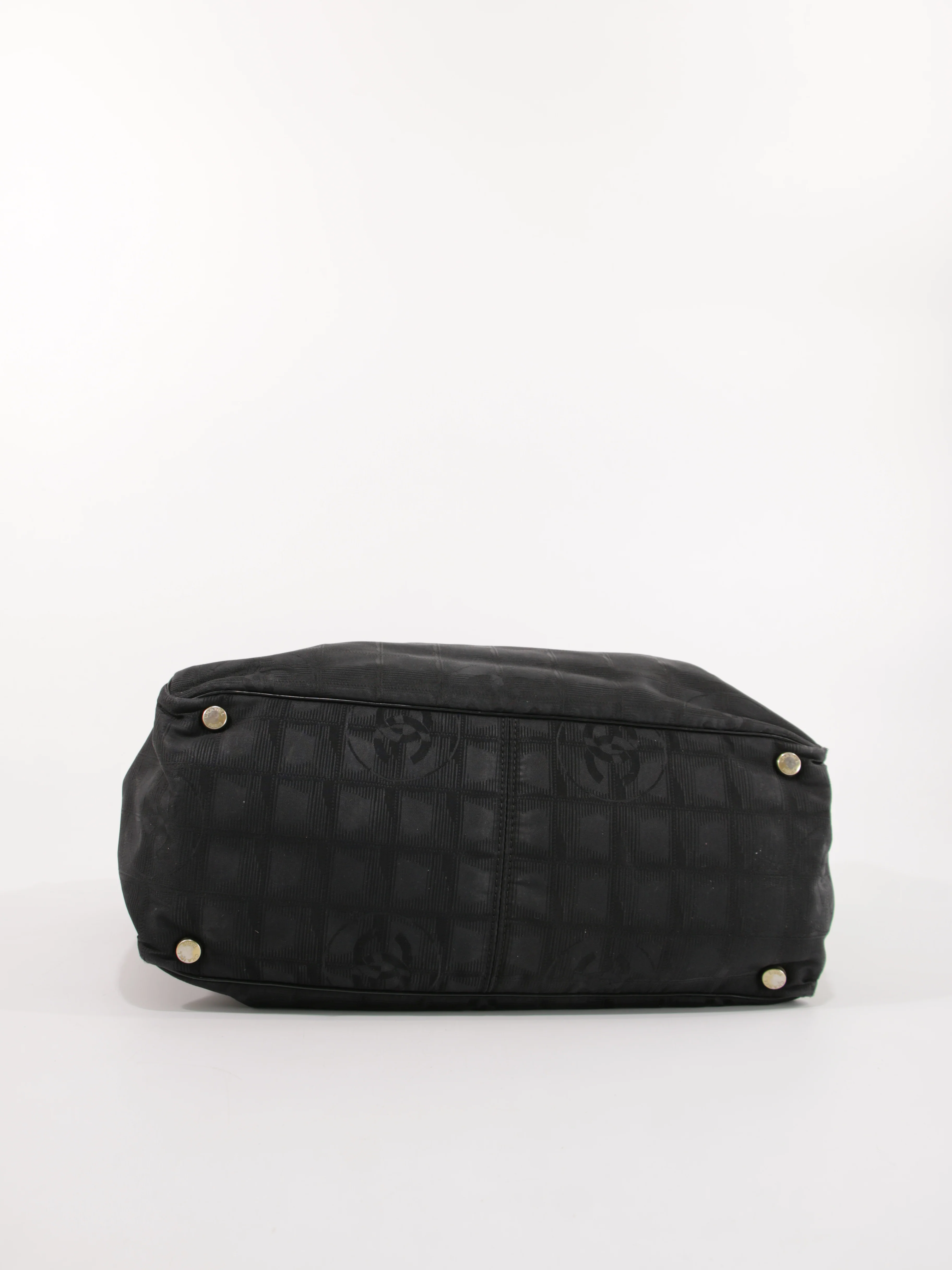 Medium New Travel Line Tote - Image 8
