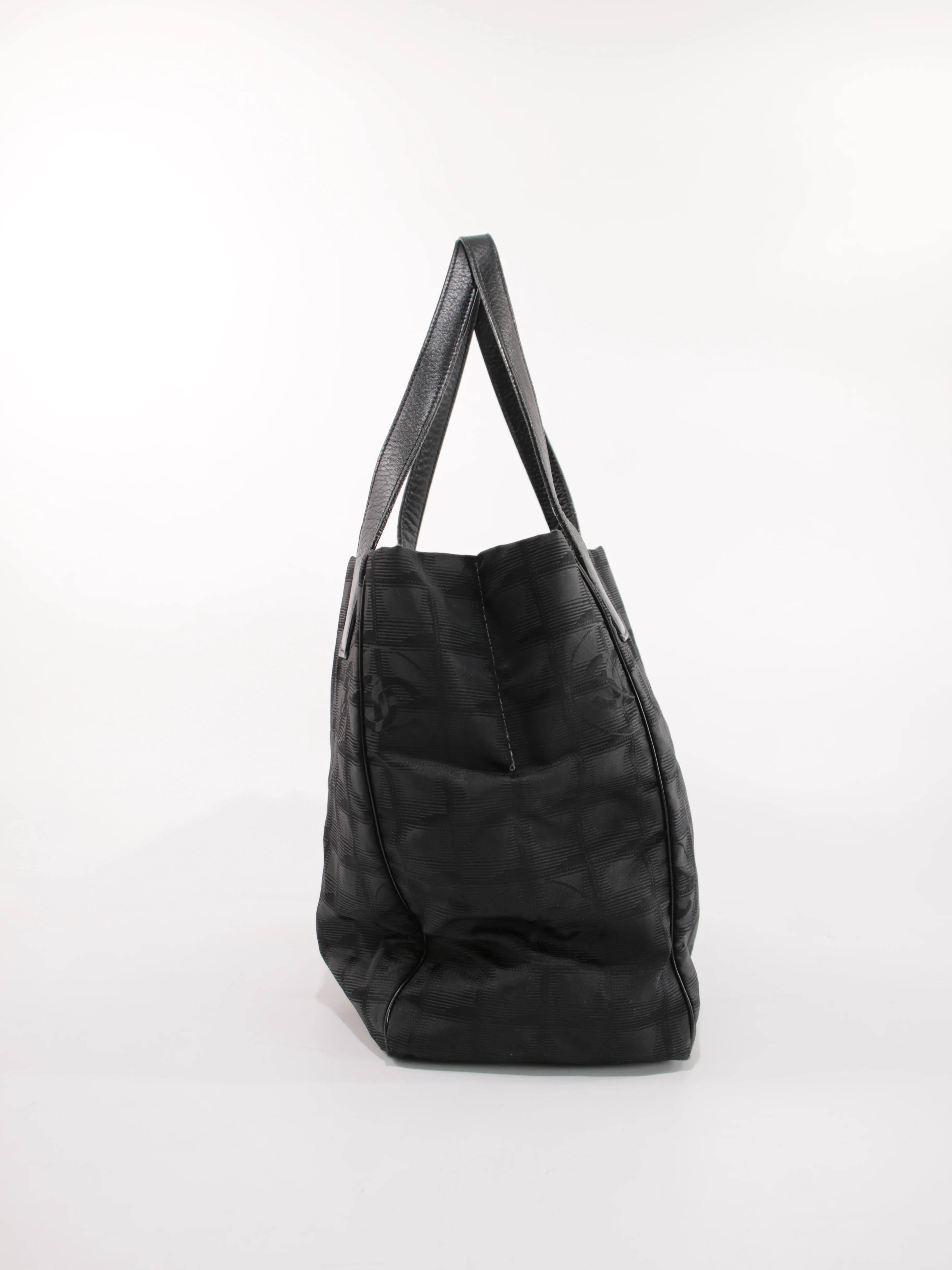 Medium New Travel Line Tote - Image 3