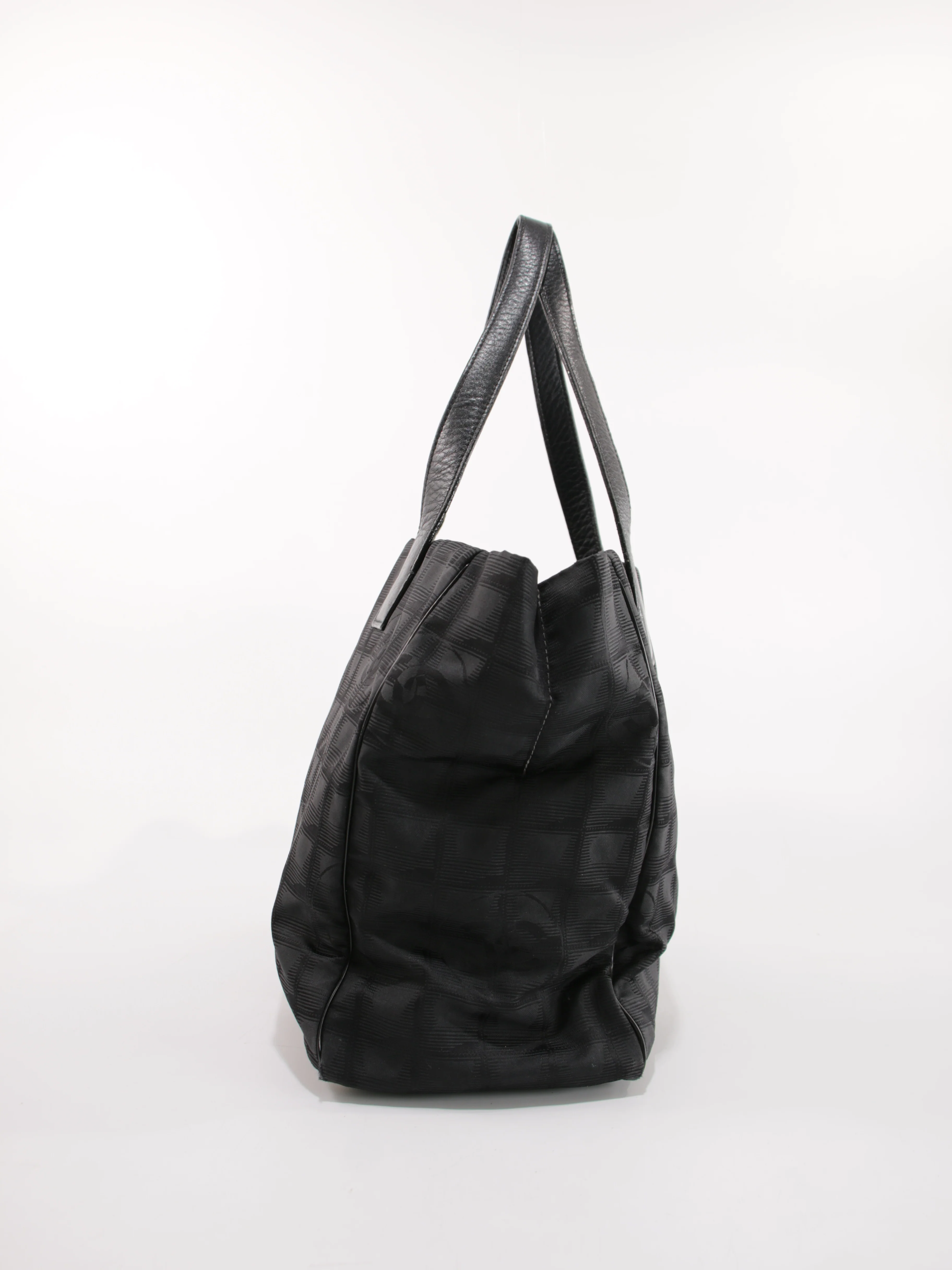 Medium New Travel Line Tote - Image 6