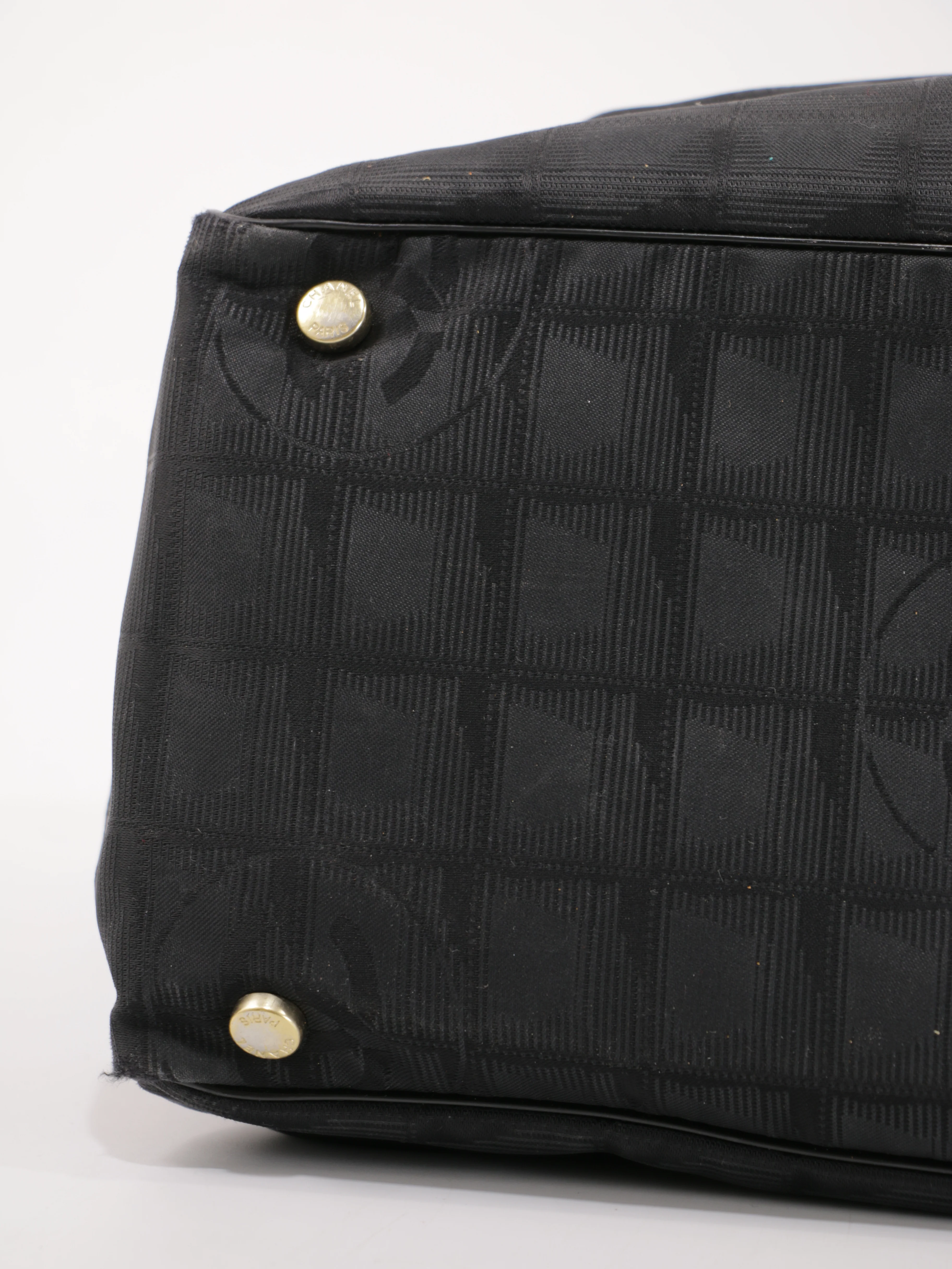 Medium New Travel Line Tote - Image 9