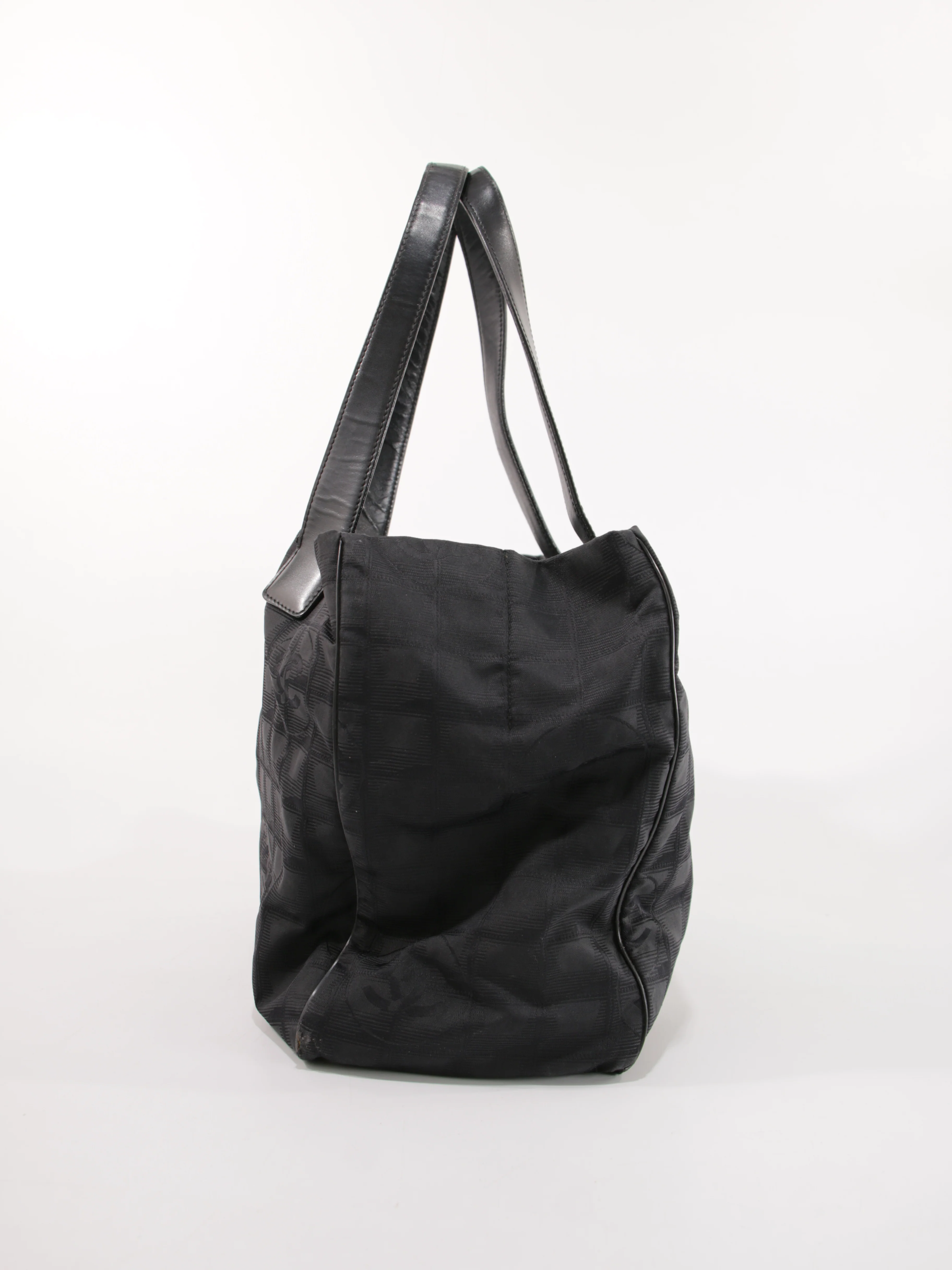 Medium New Travel Line Tote - Image 3