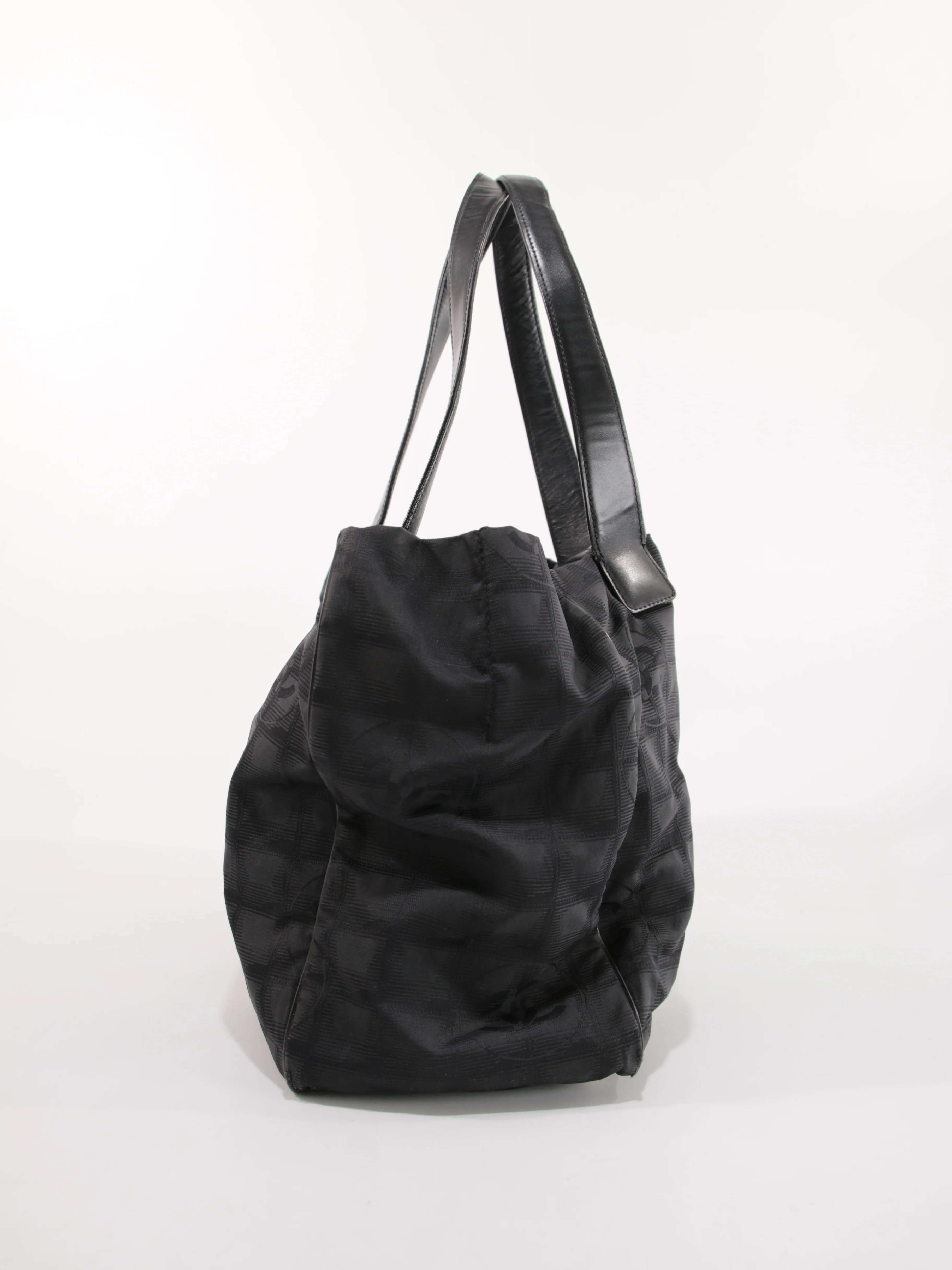 Medium New Travel Line Tote - Image 6