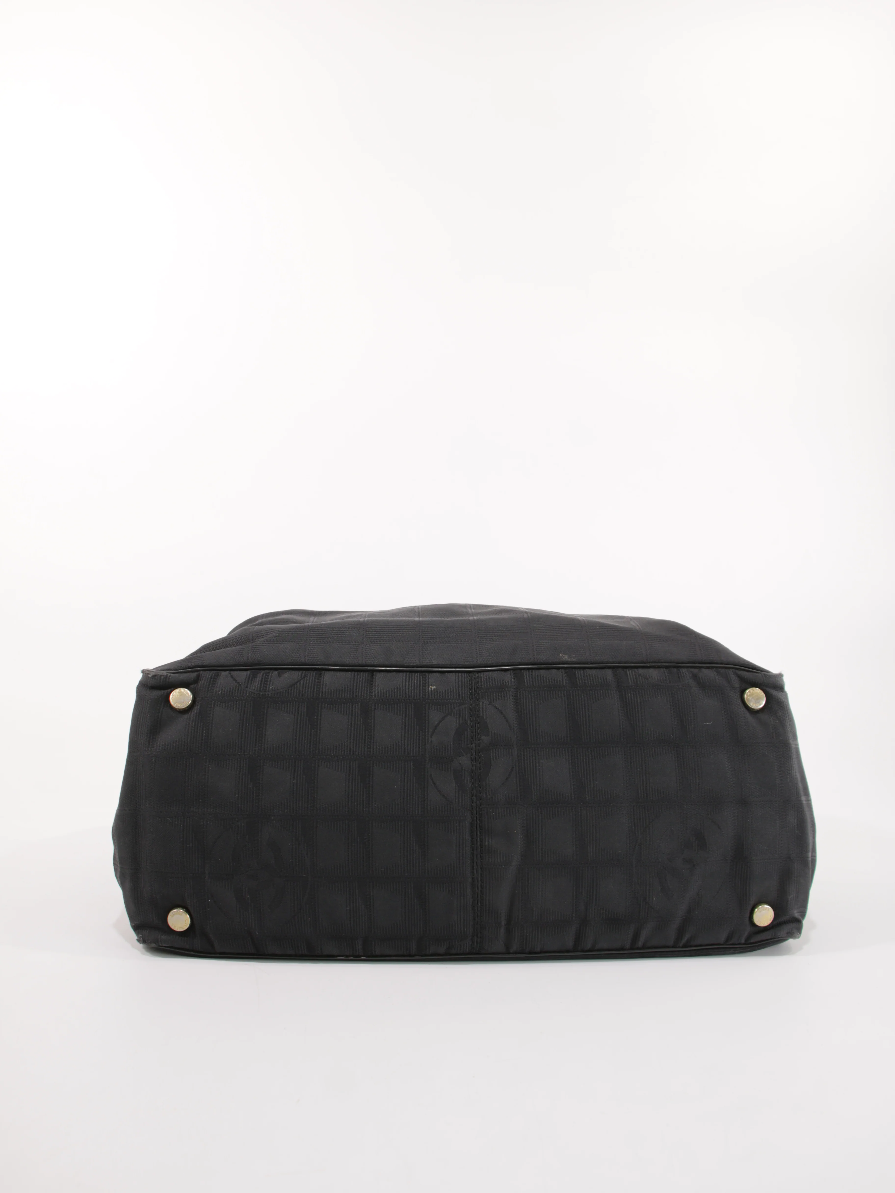 Medium New Travel Line Tote - Image 8