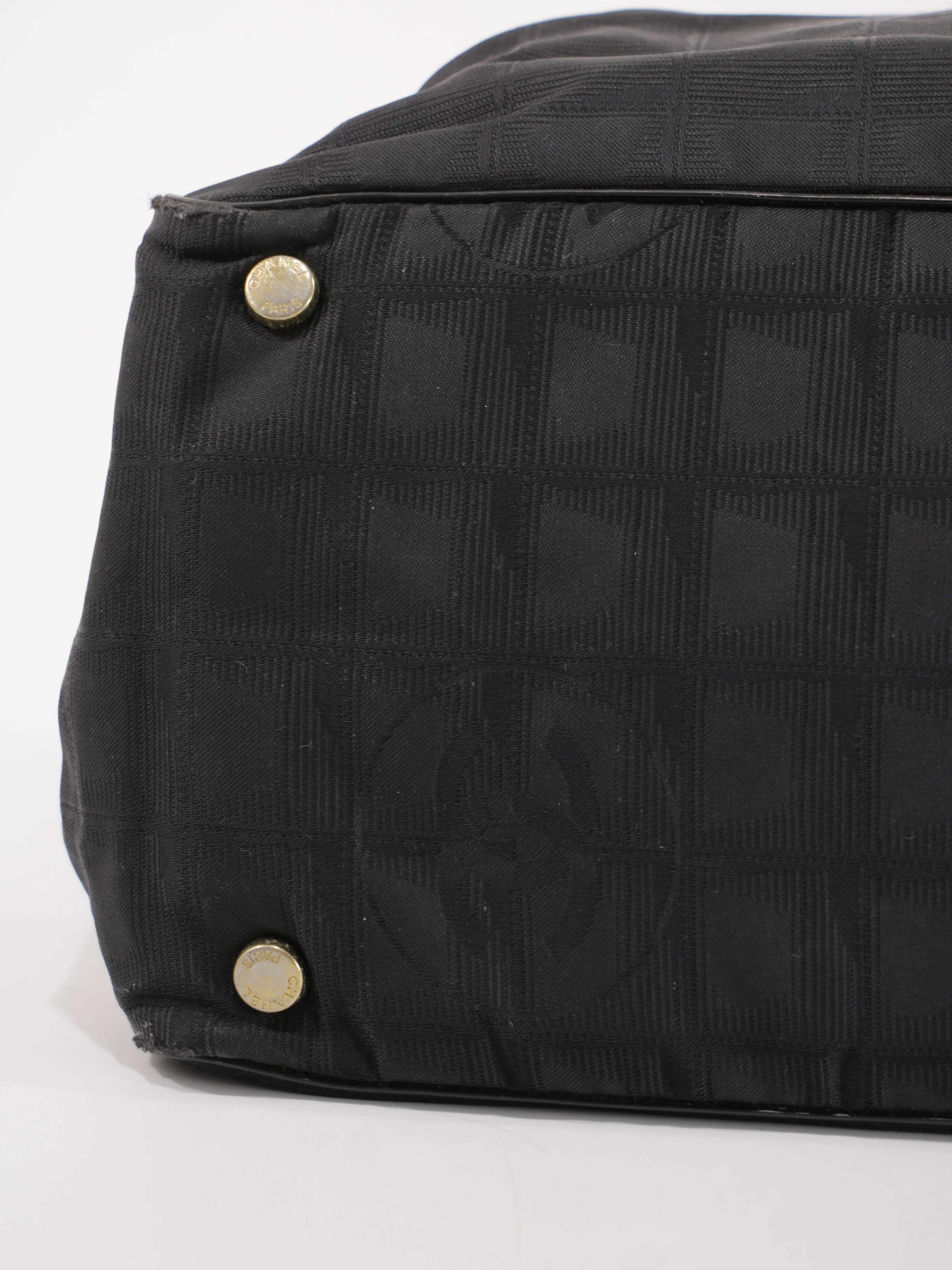 Medium New Travel Line Tote - Image 9