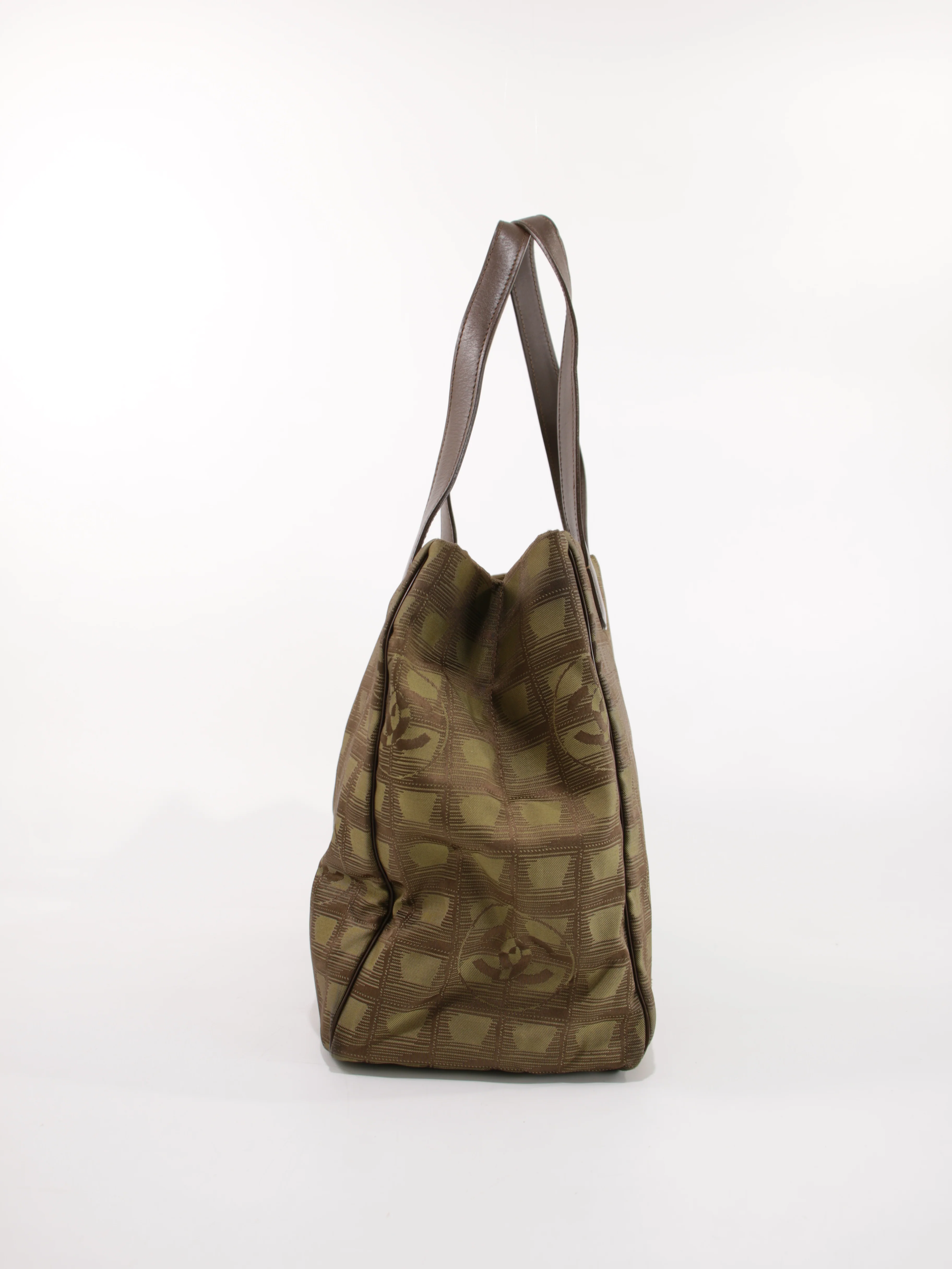 Medium New Travel Line Tote - Image 3