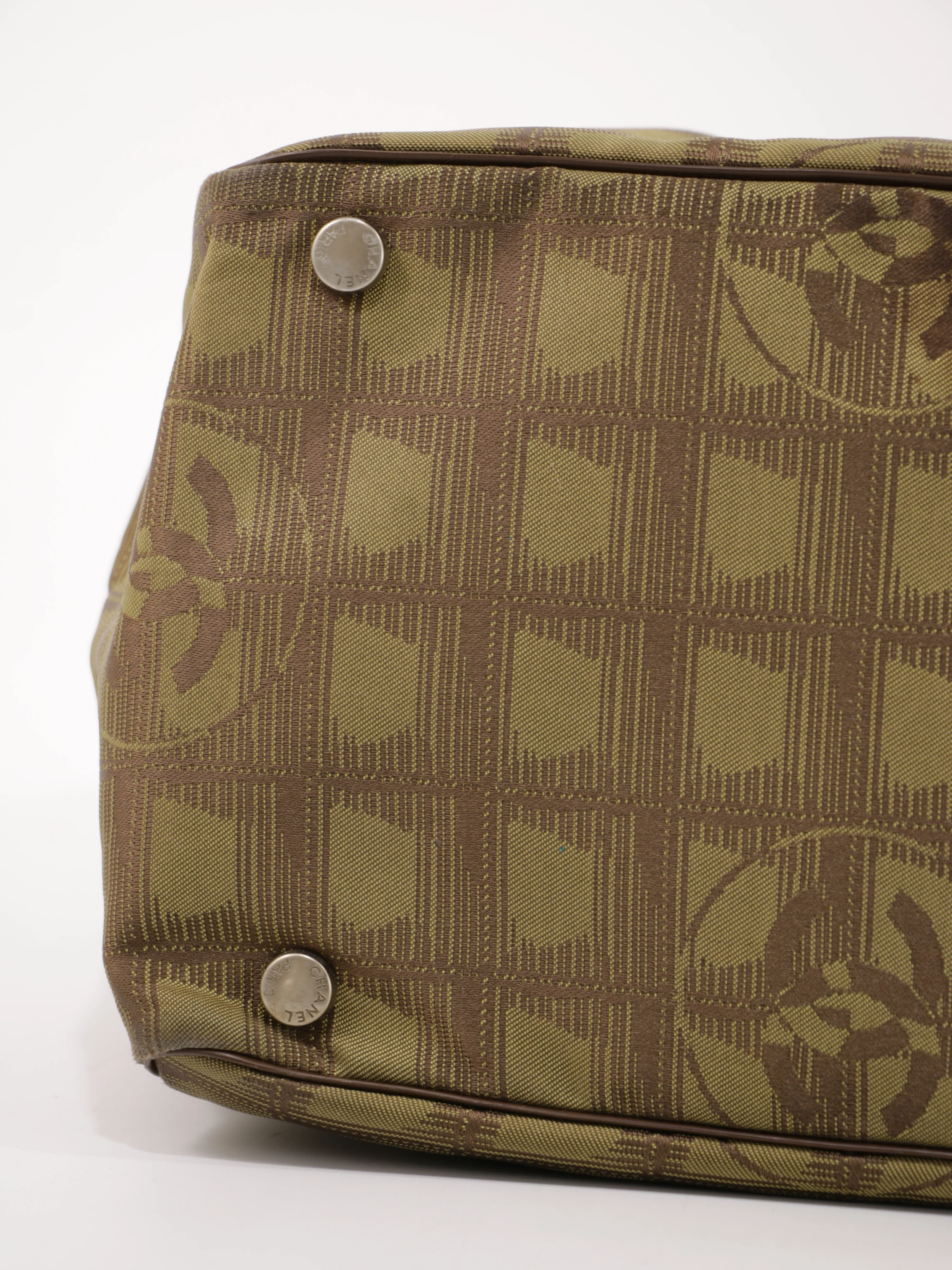 Medium New Travel Line Tote - Image 9