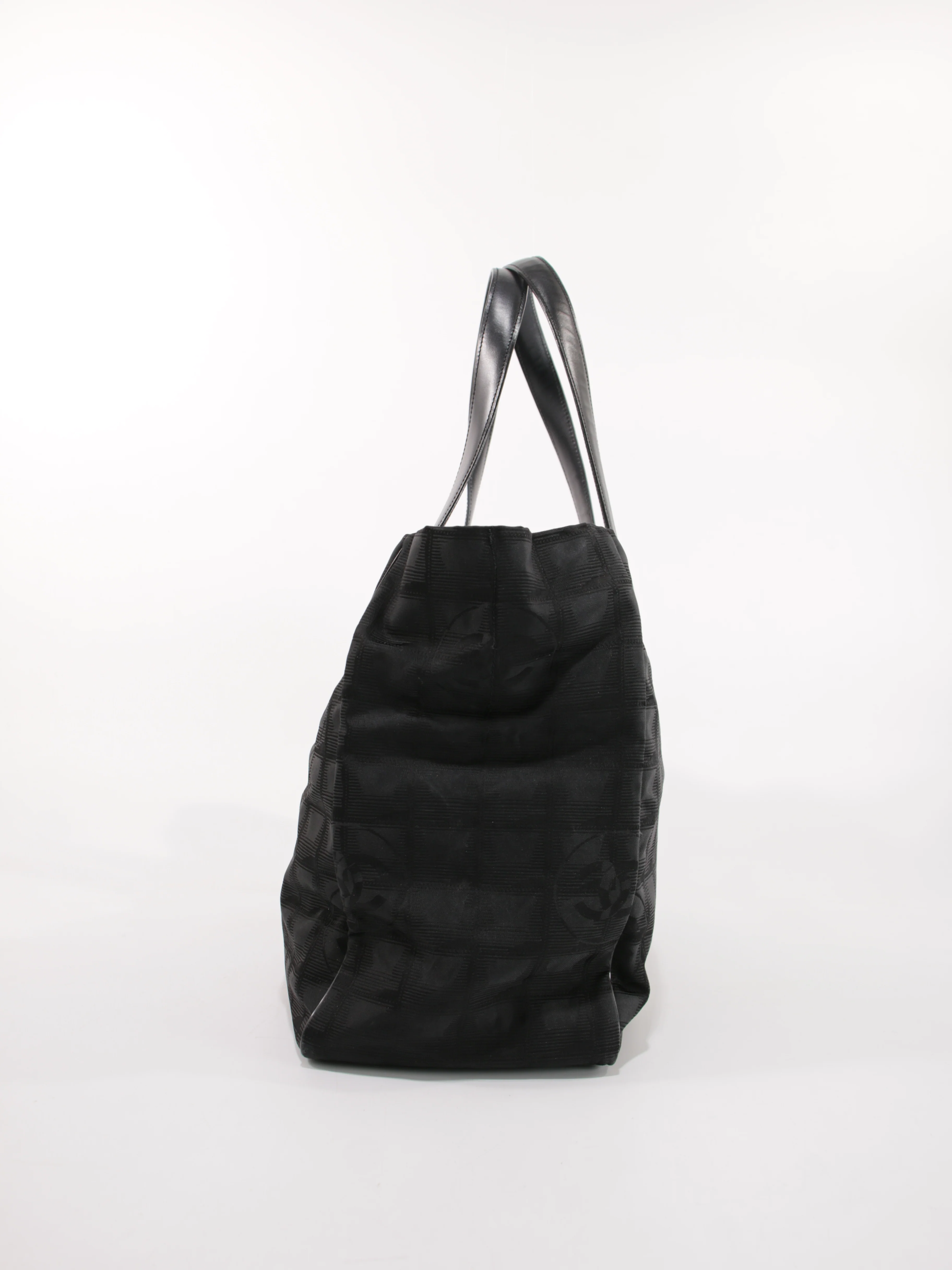Medium New Travel Line Tote - Image 6