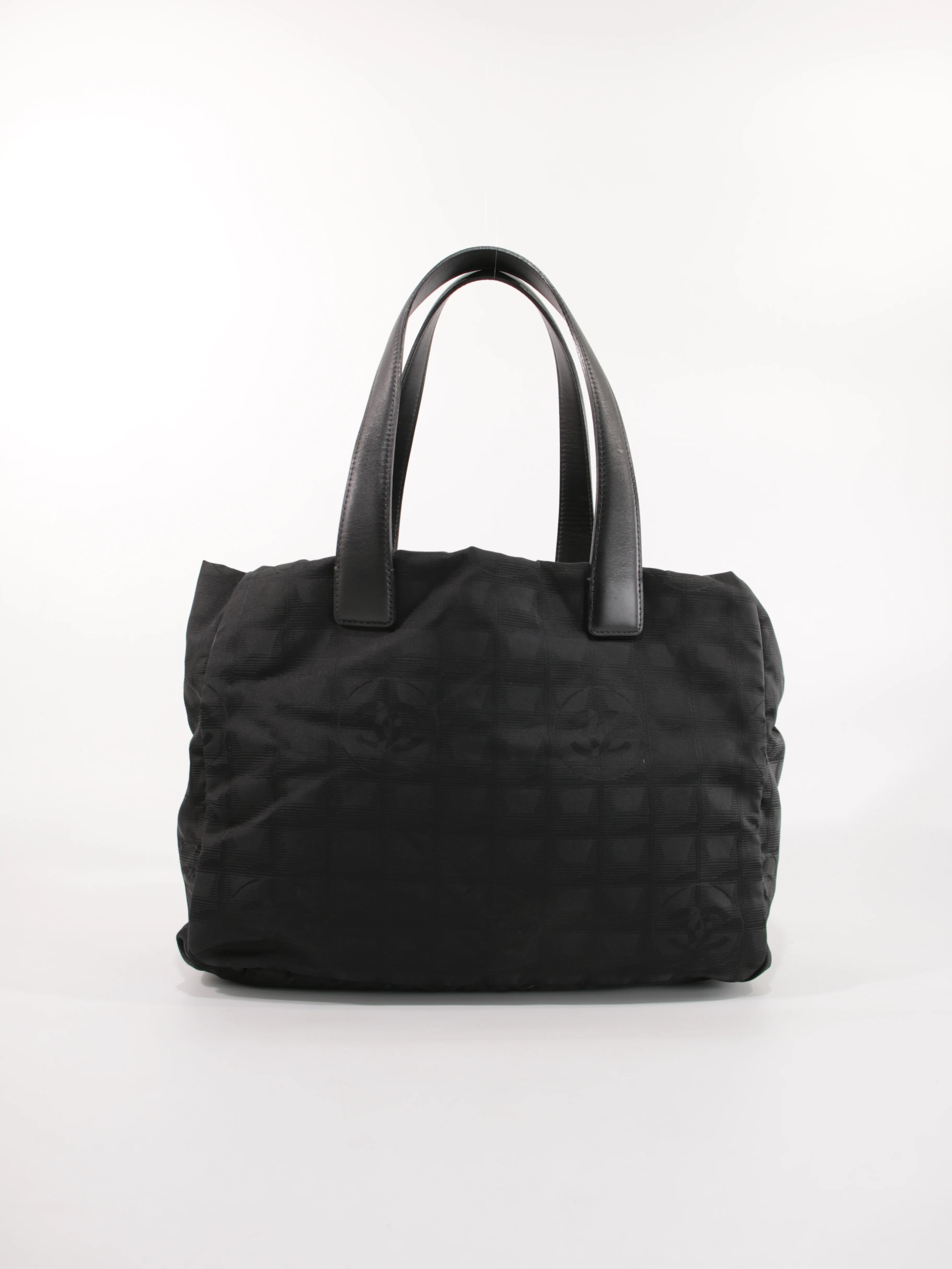 Medium New Travel Line Tote