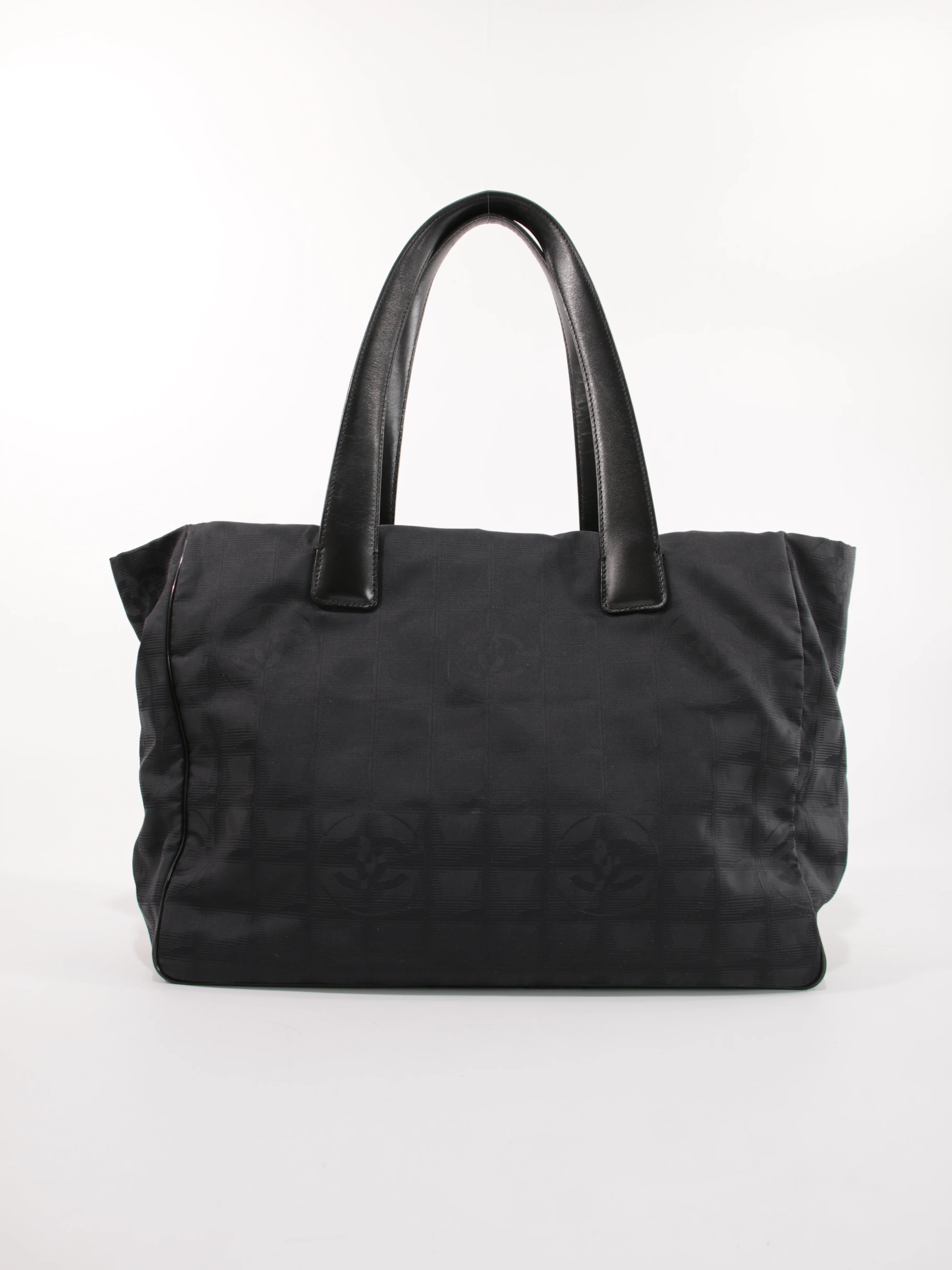 Medium New Travel Line Tote - Image 5