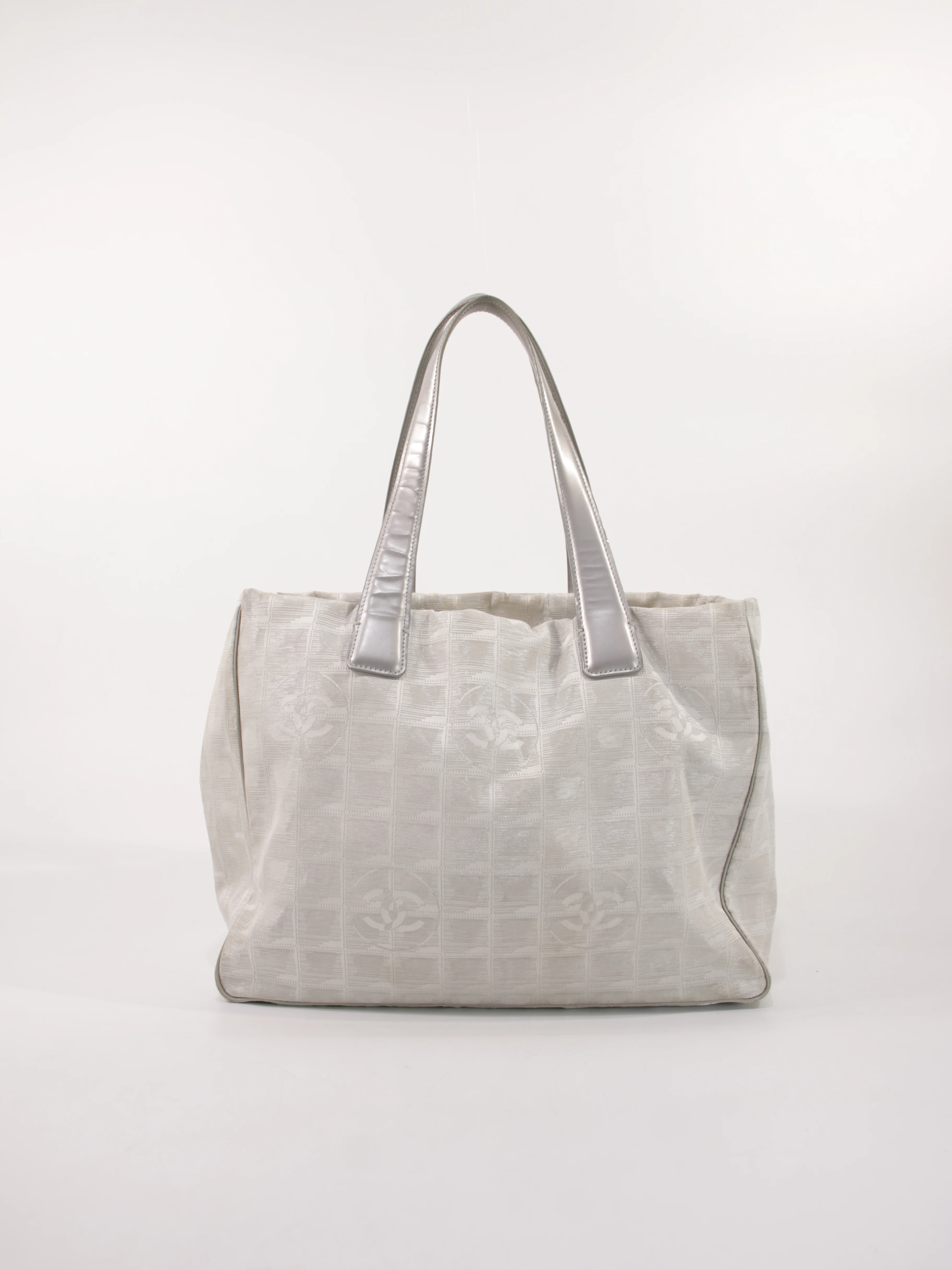 CHANEL - MEDIUM NEW TRAVEL LINE TOTE
