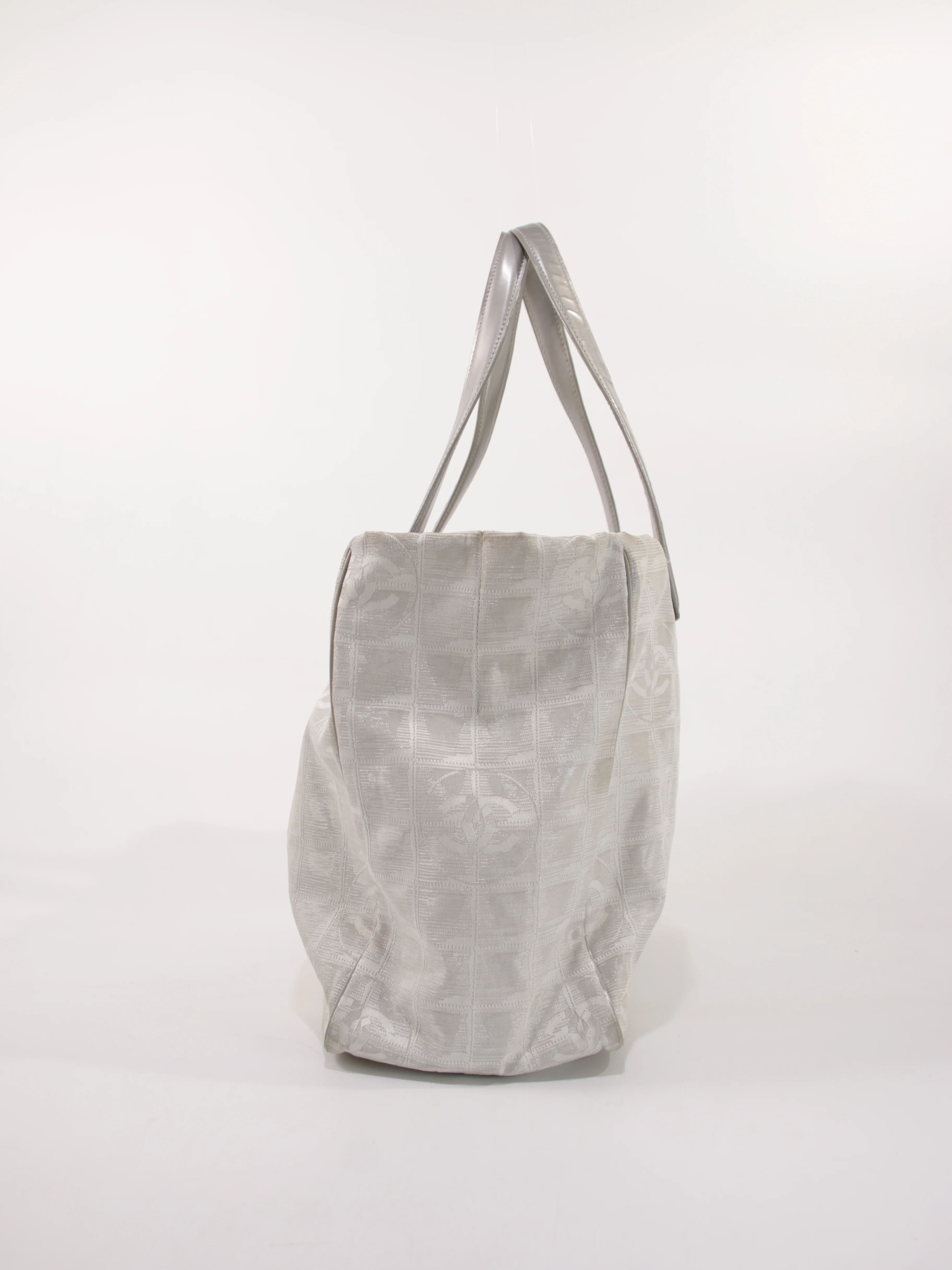 Medium New Travel Line Tote - Image 3