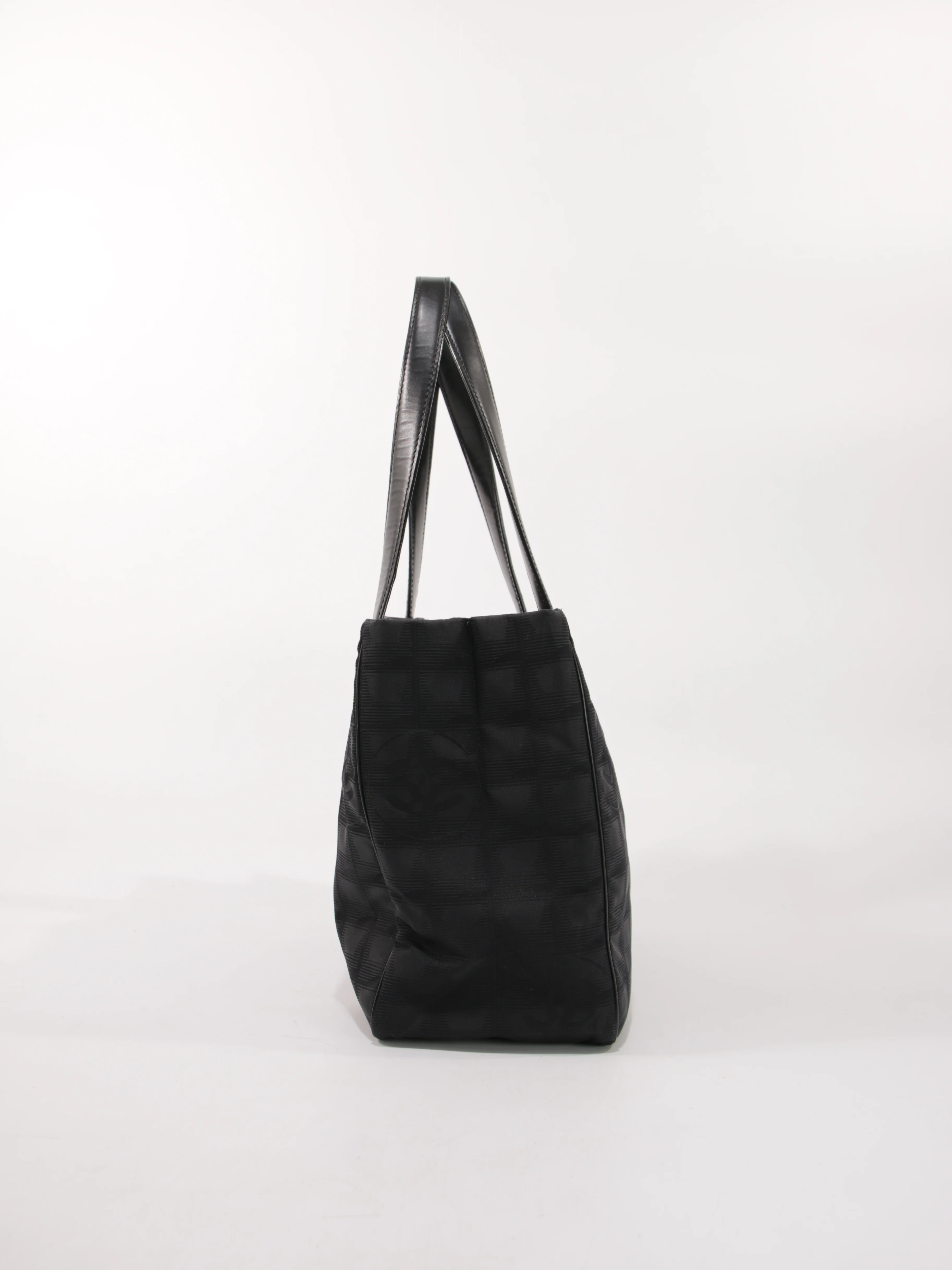 Small New Travel Line Tote - Image 3