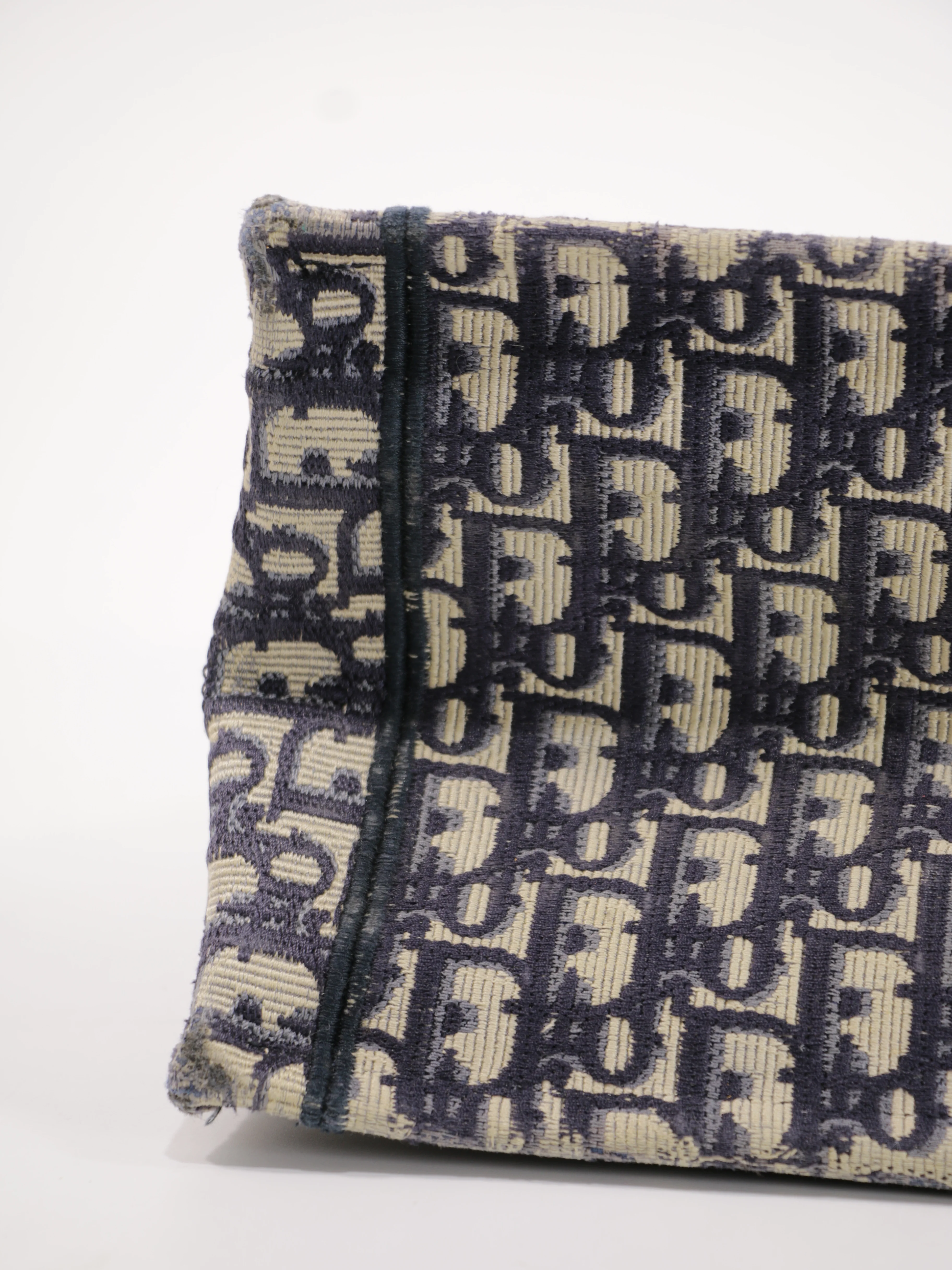 Medium Book Tote - Image 10