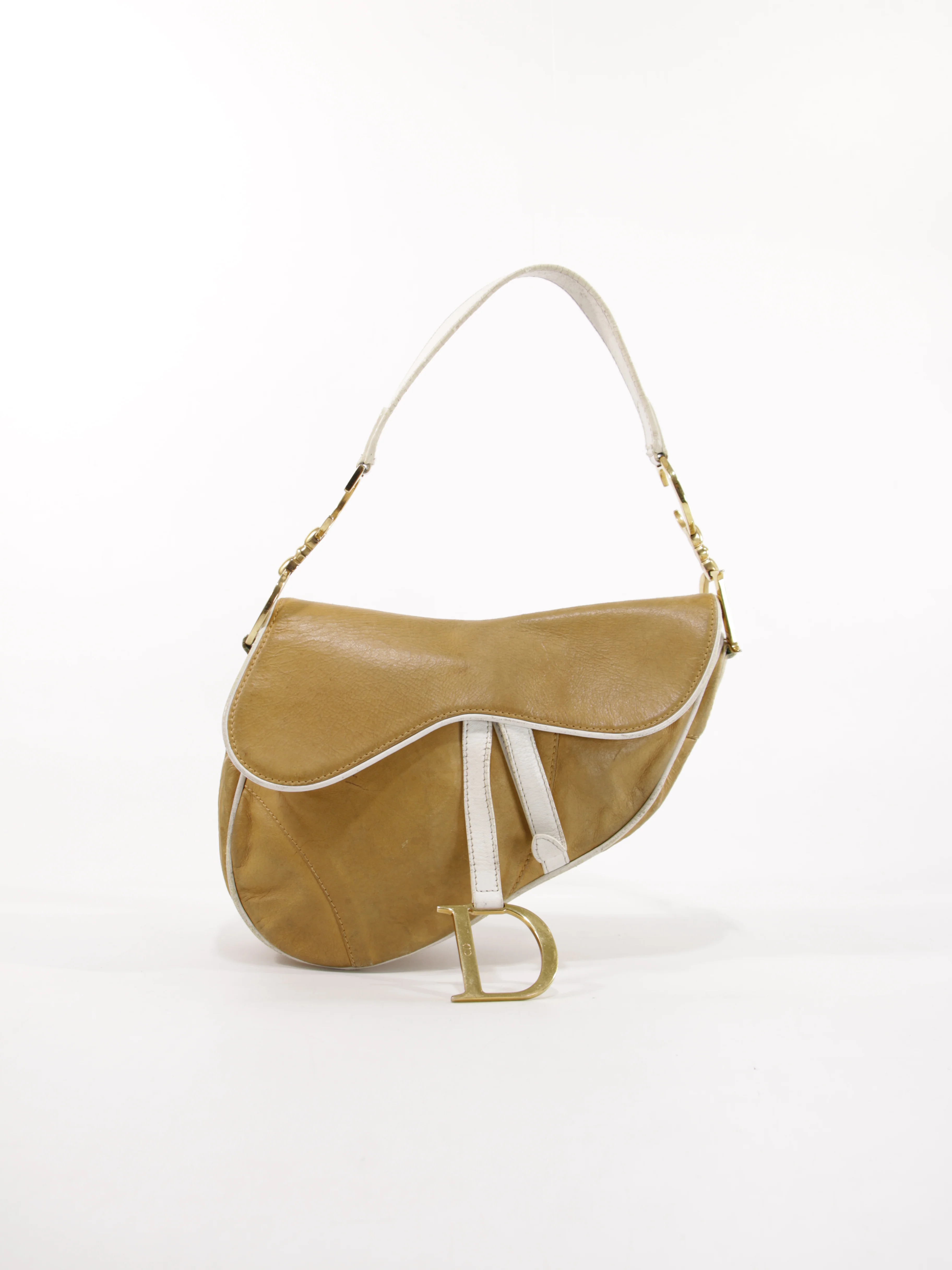 Saddle