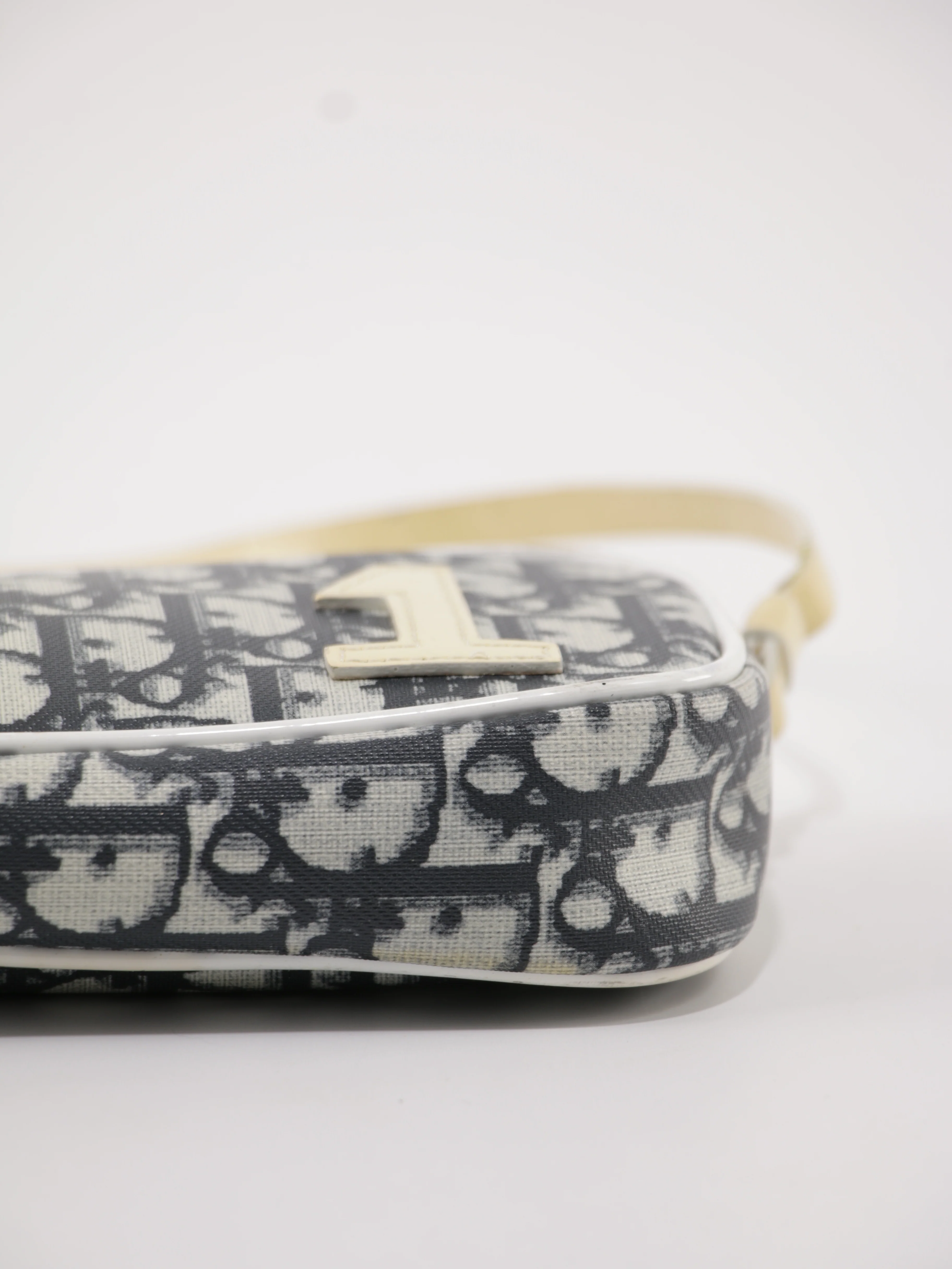 Shoulder Bag - Image 10
