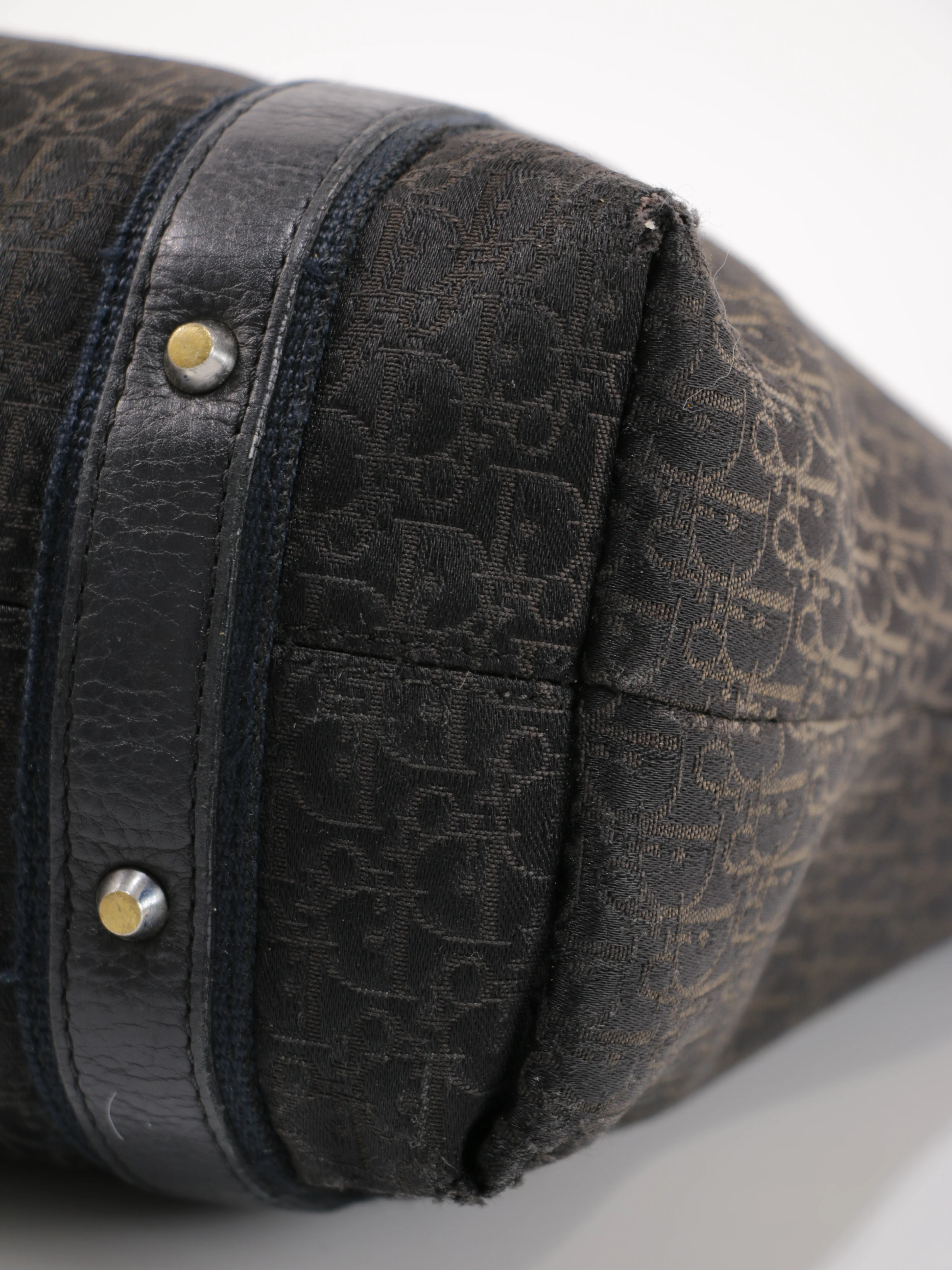 Shoulder Bag - Image 11