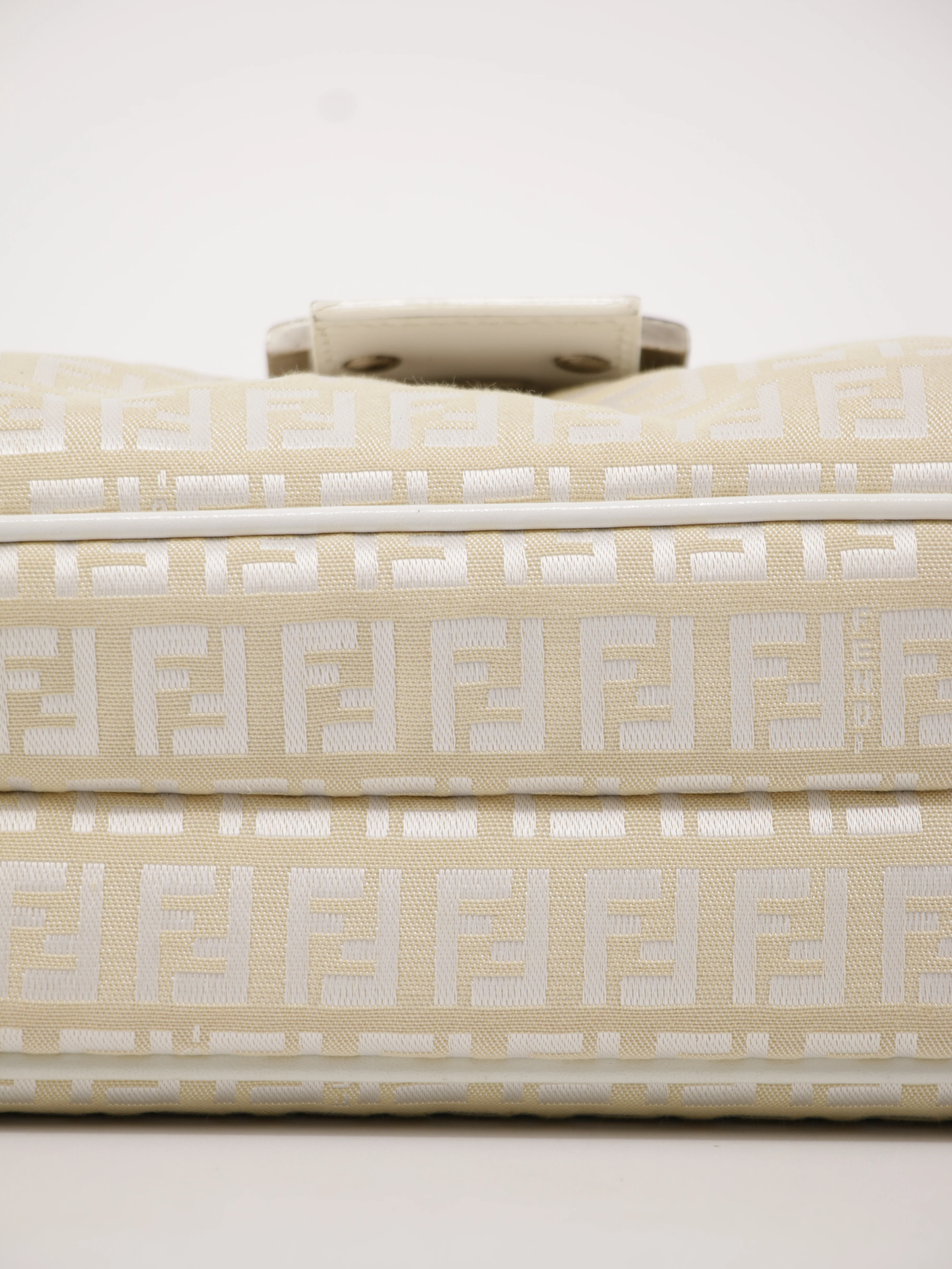 Large Double Flap - Image 10