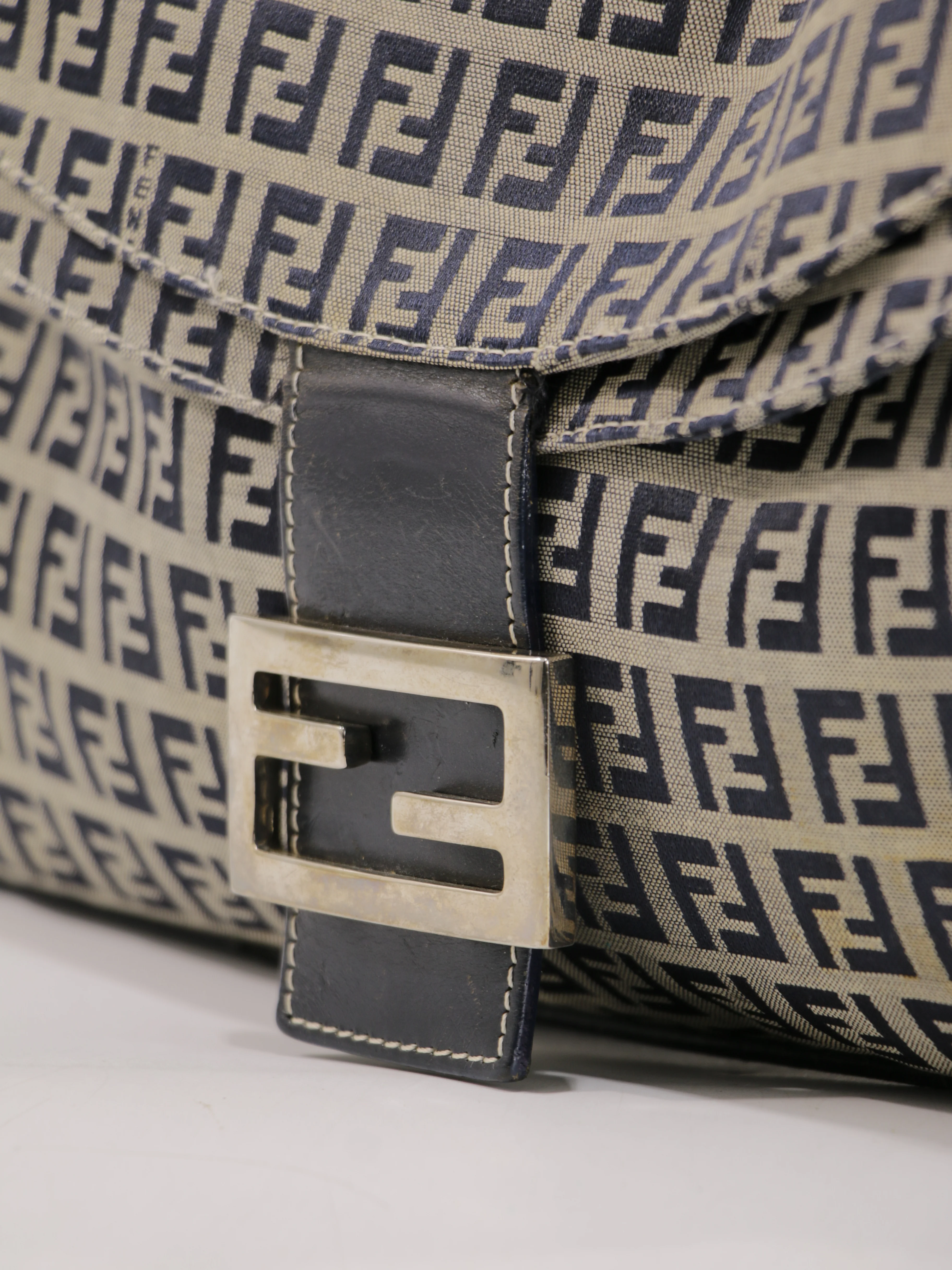 Large Double Flap - Image 7