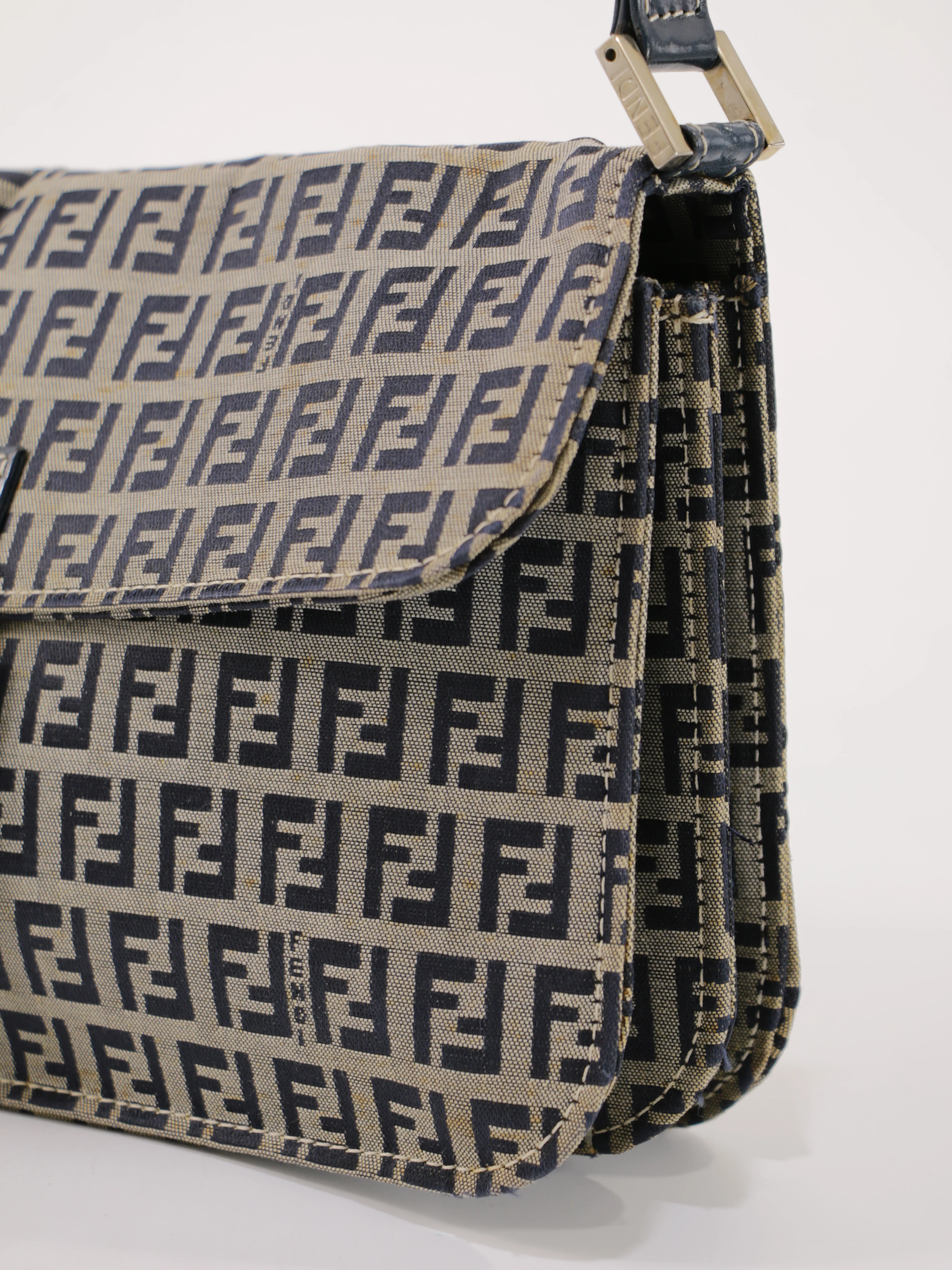 Shoulder Bag - Image 8