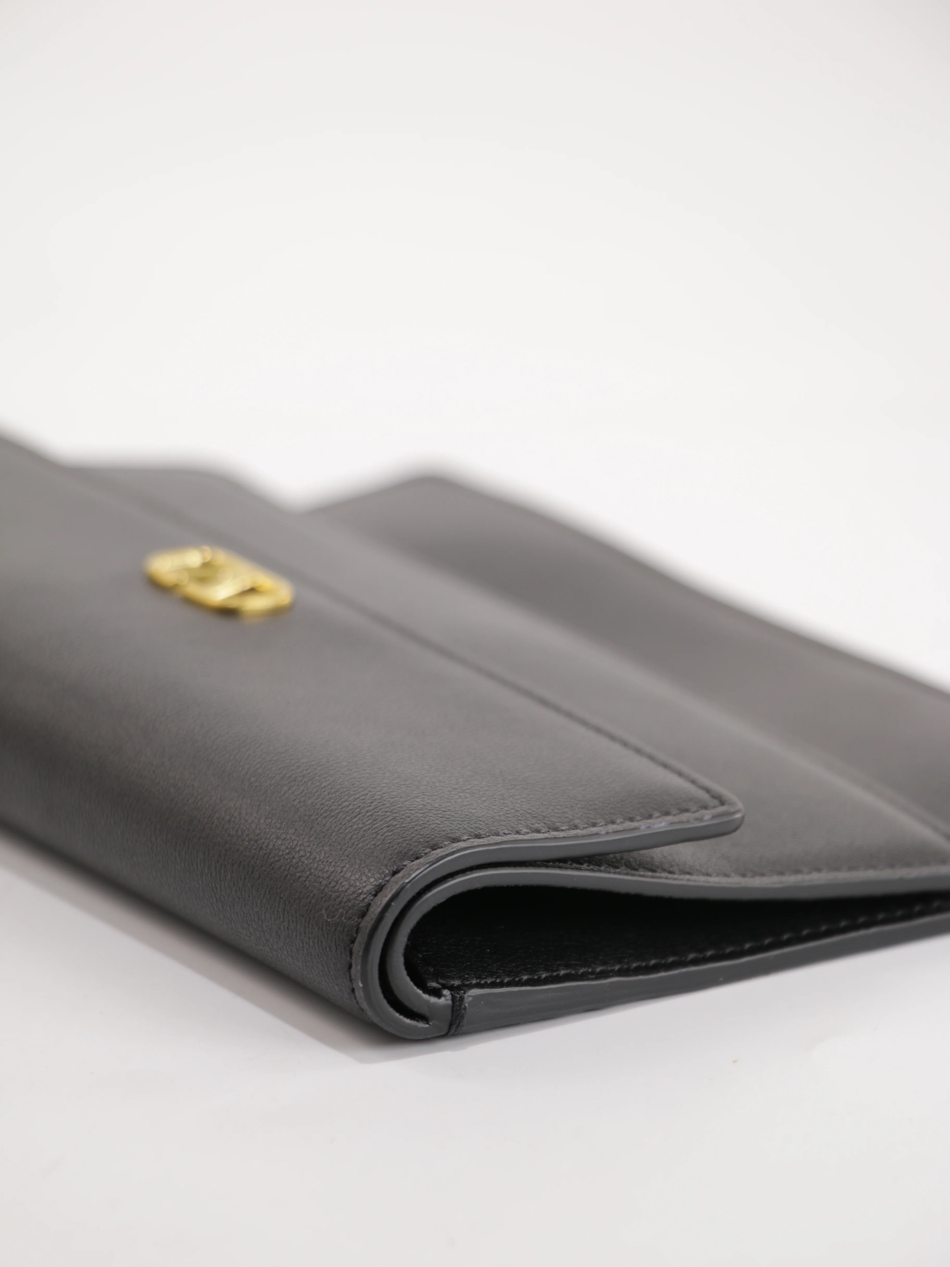 Clutch - Image 6